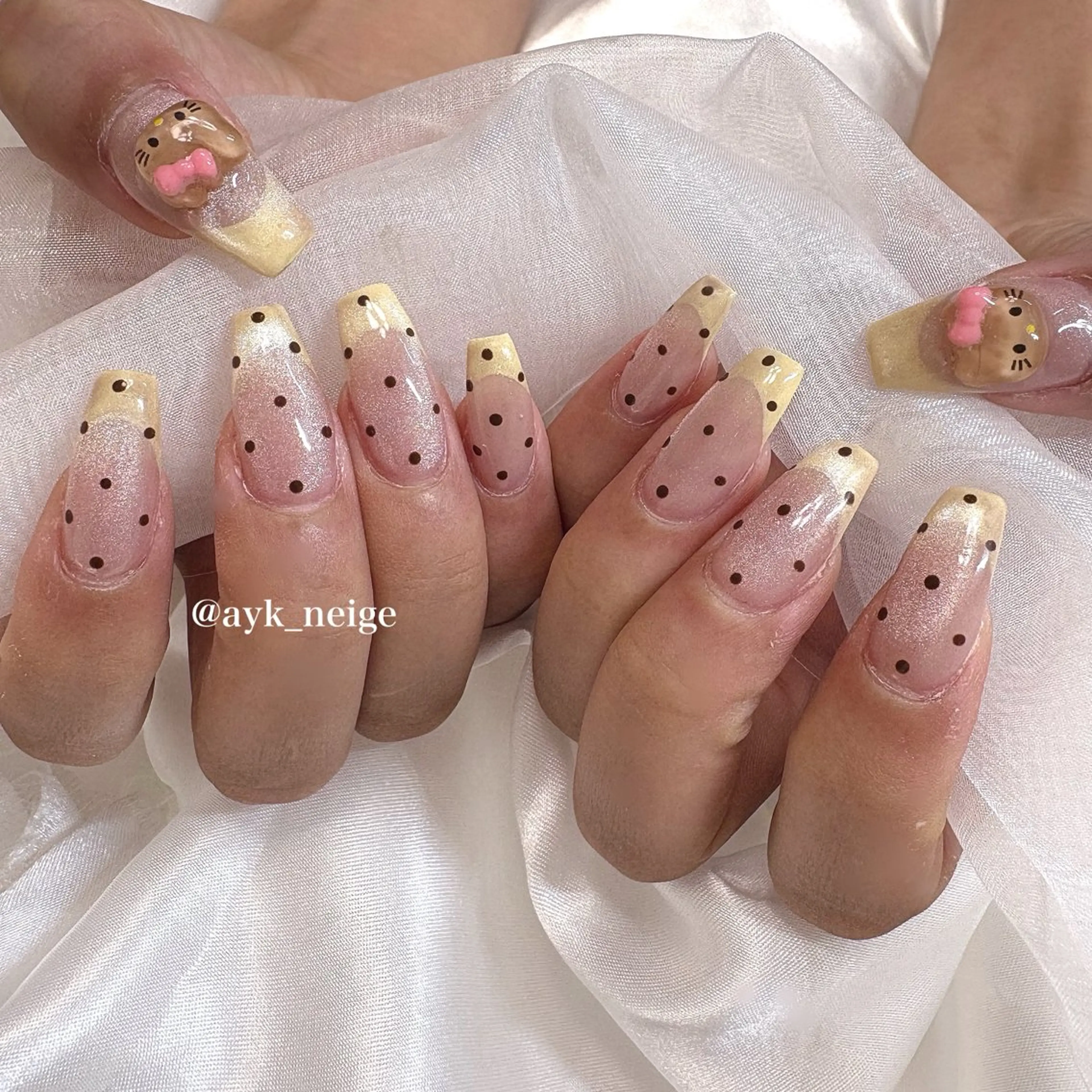 ネイル フットネイル キラキラネイル 韓国ネイル リボン シンプルネイル n'eige nail所属・大谷 綾香のネイルデザイン