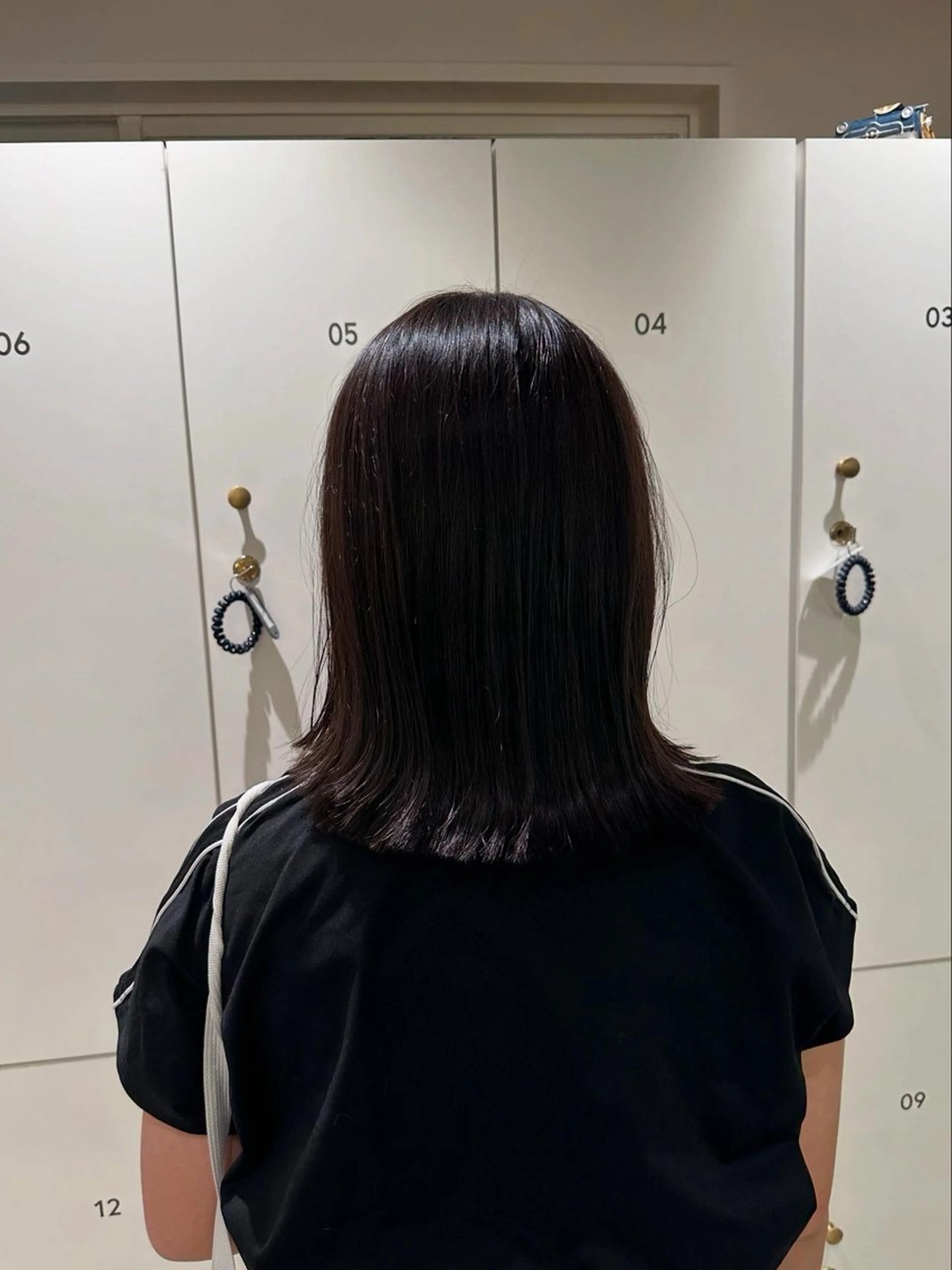 ミディアム 川上 彩夏のヘアスタイル