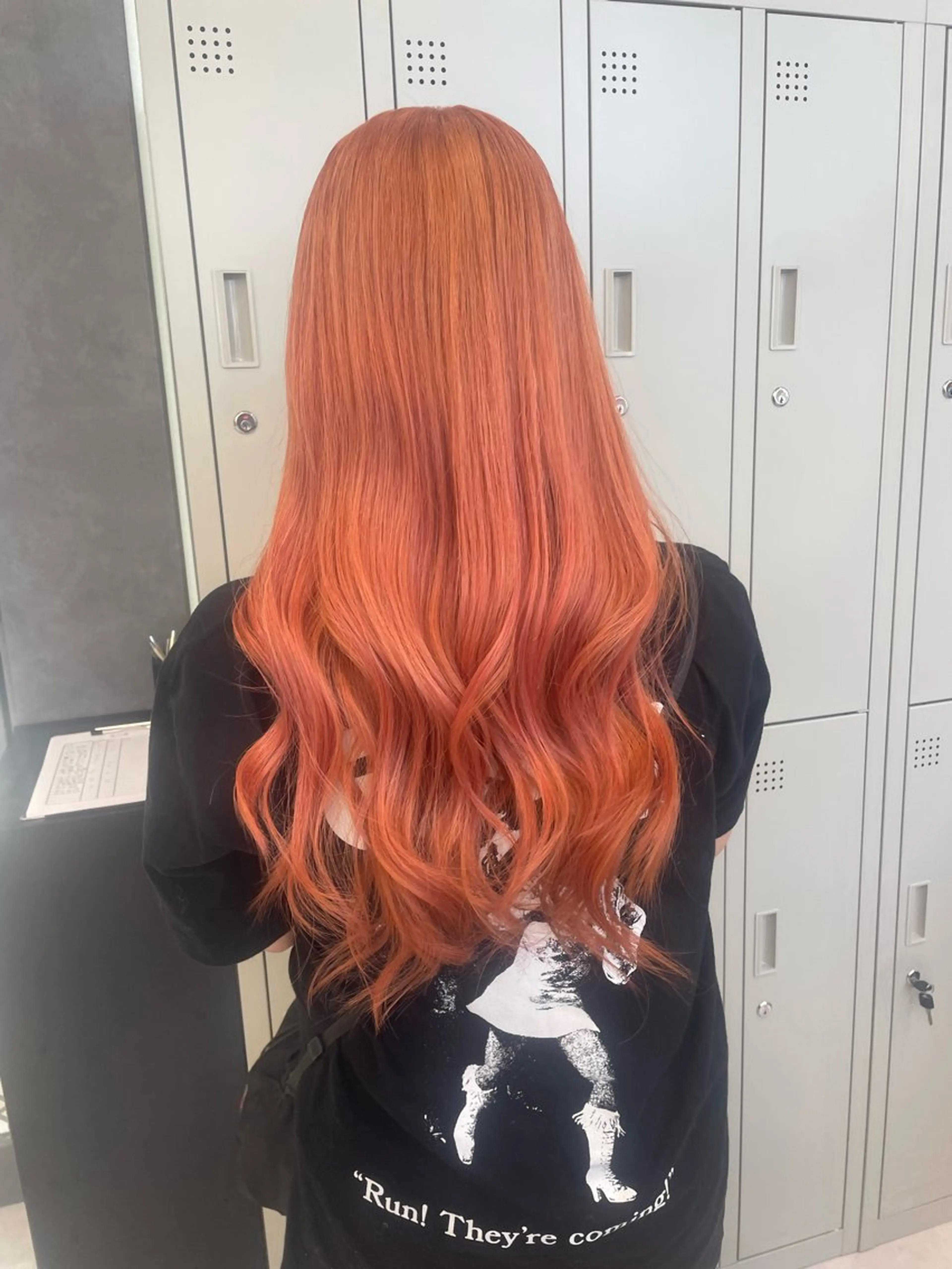 ロング カラー ブリーチ ケアブリーチ ダブルカラー ハイトーンカラー オレンジ メンズウルフ🐺♡ ブリーチ♡ヘアメ🎀のヘアスタイル