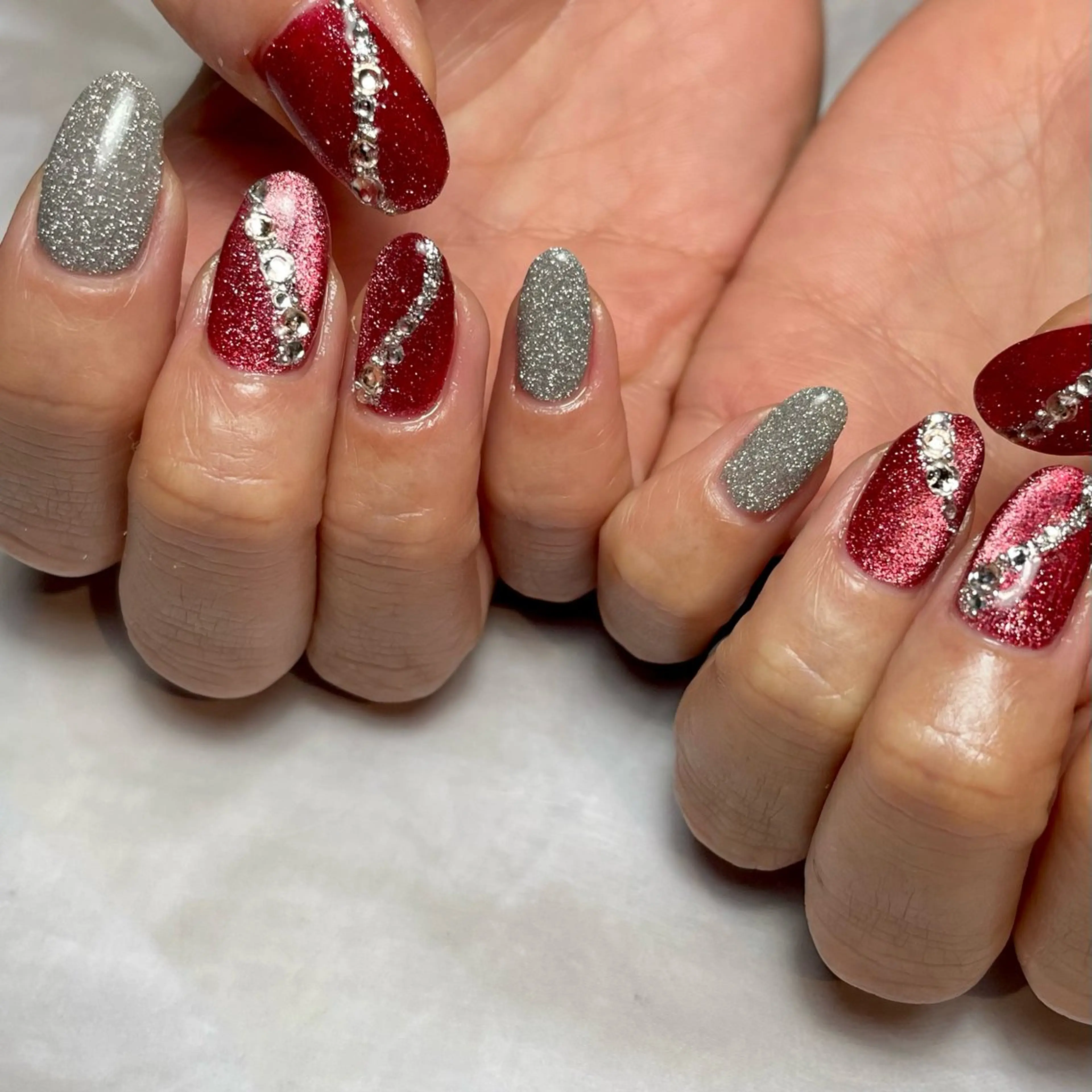 ネイル フラッシュネイル ラメ(グリッター) 赤色 シルバー ハンドネイル Reflection marikoのネイルデザイン