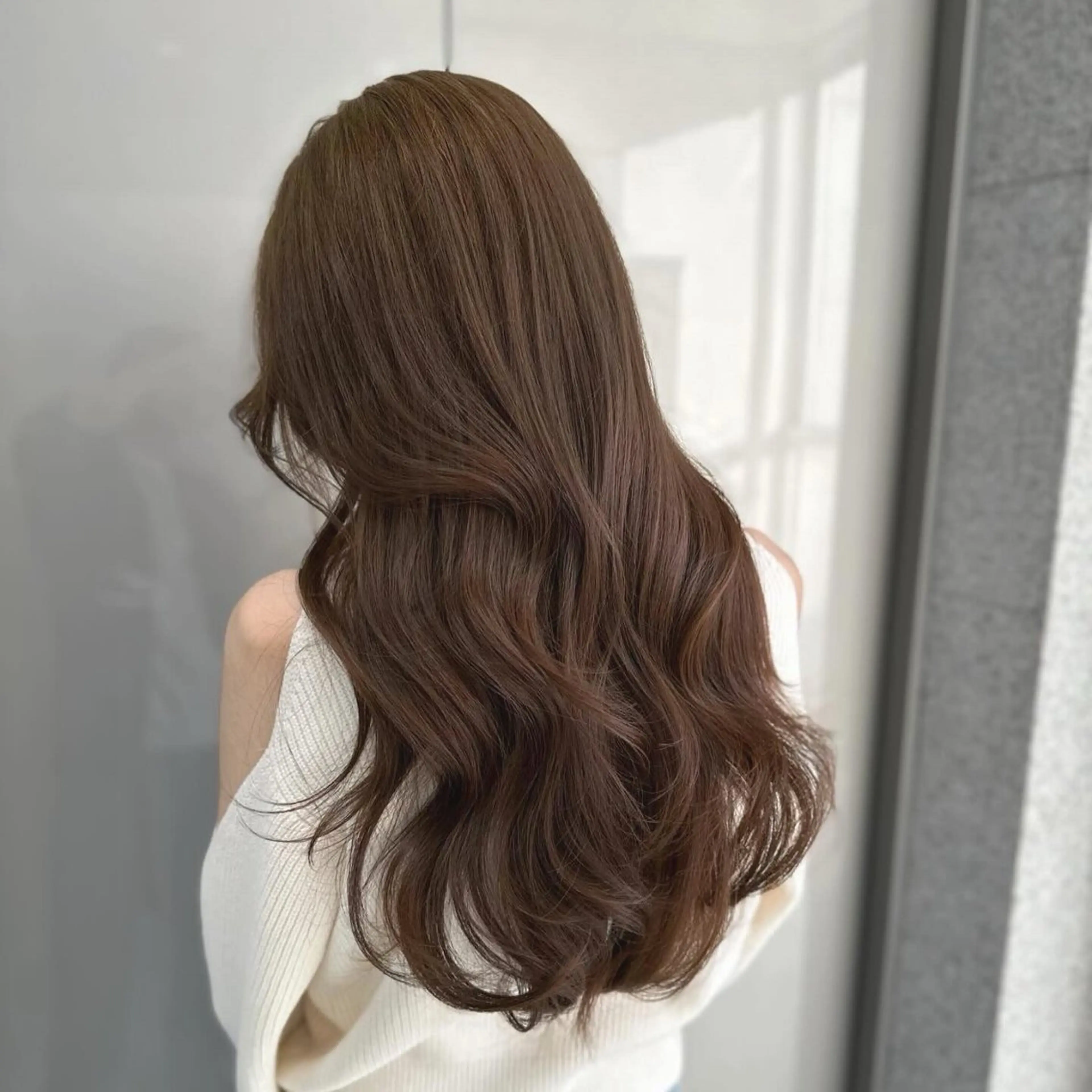 セミロング カラー ヘアアレンジ 🩵ダメージレス艶感 ハイトーン🩷のヘアスタイル