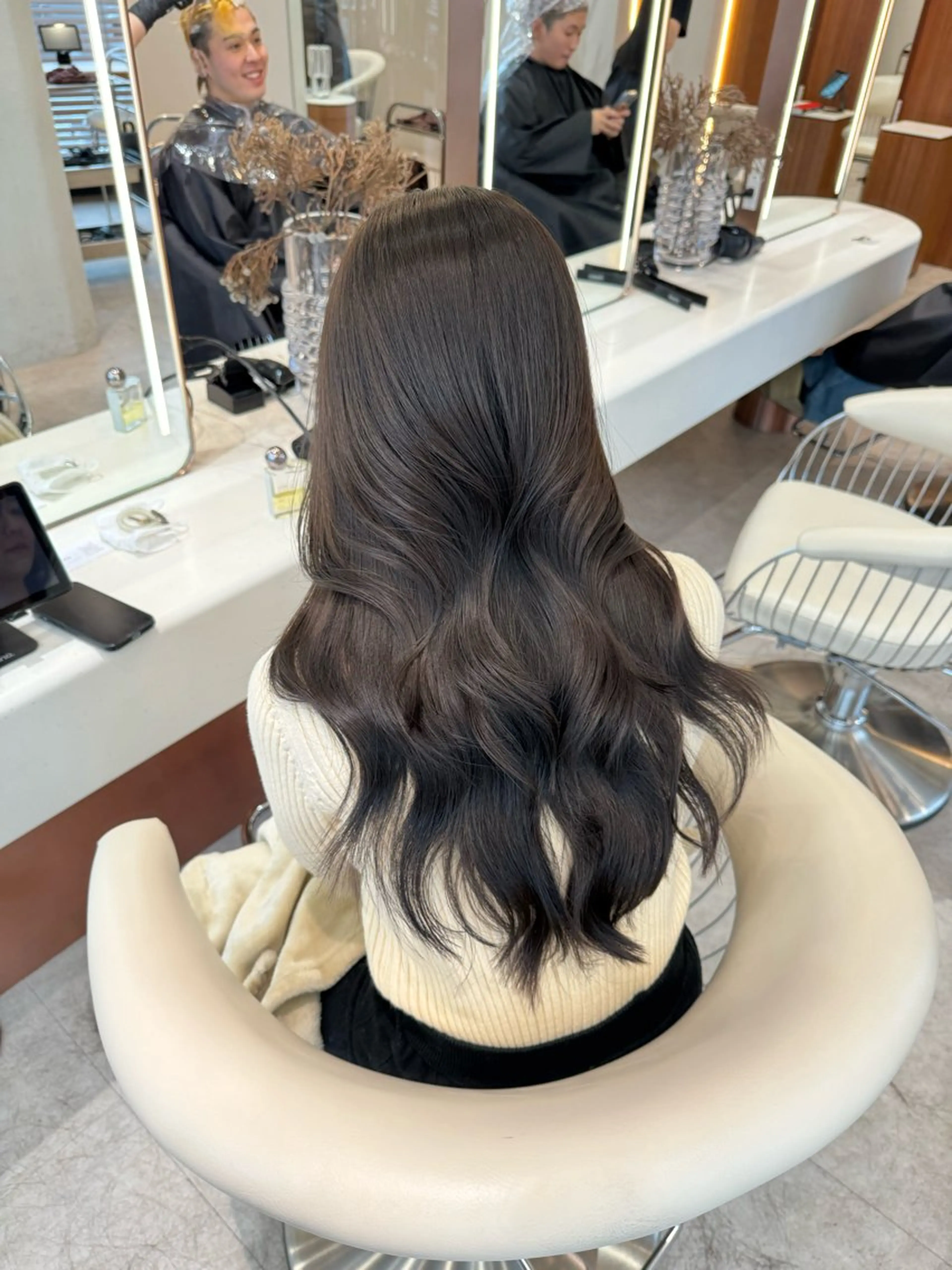 ロング カラー ダークグレー ダークグレージュ グレージュ シルバー シルバーグレージュ カット ヘアカラー トリートメント ヘアセット 韓国レイヤー🇰🇷 韓国研修◎渋谷カイトのヘアスタイル