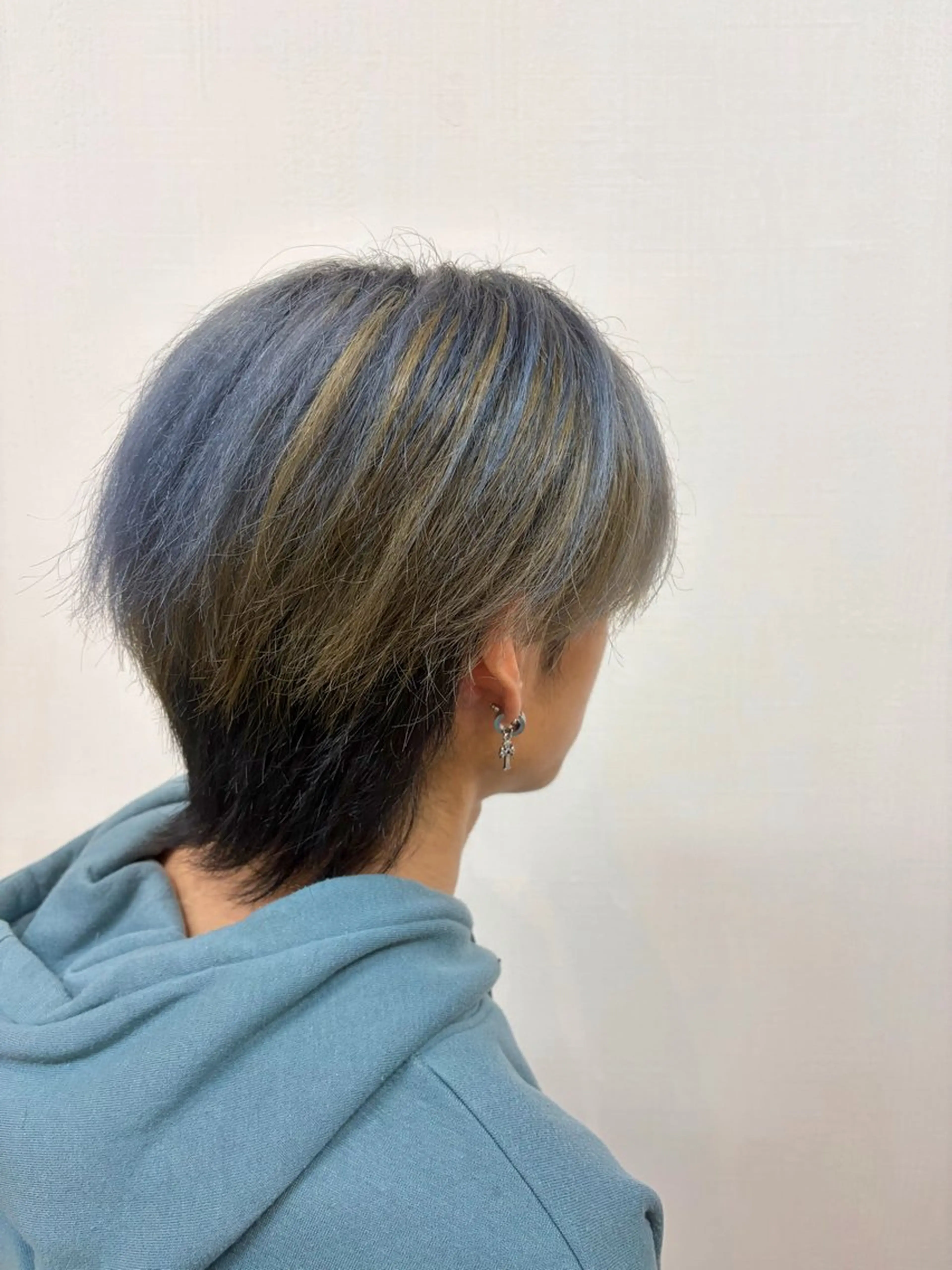 カラー メンズ メンズメッシュ グレージュ メッシュ ネイビーカラー ヘアカラー 杉森 蘭琉のネイルデザイン