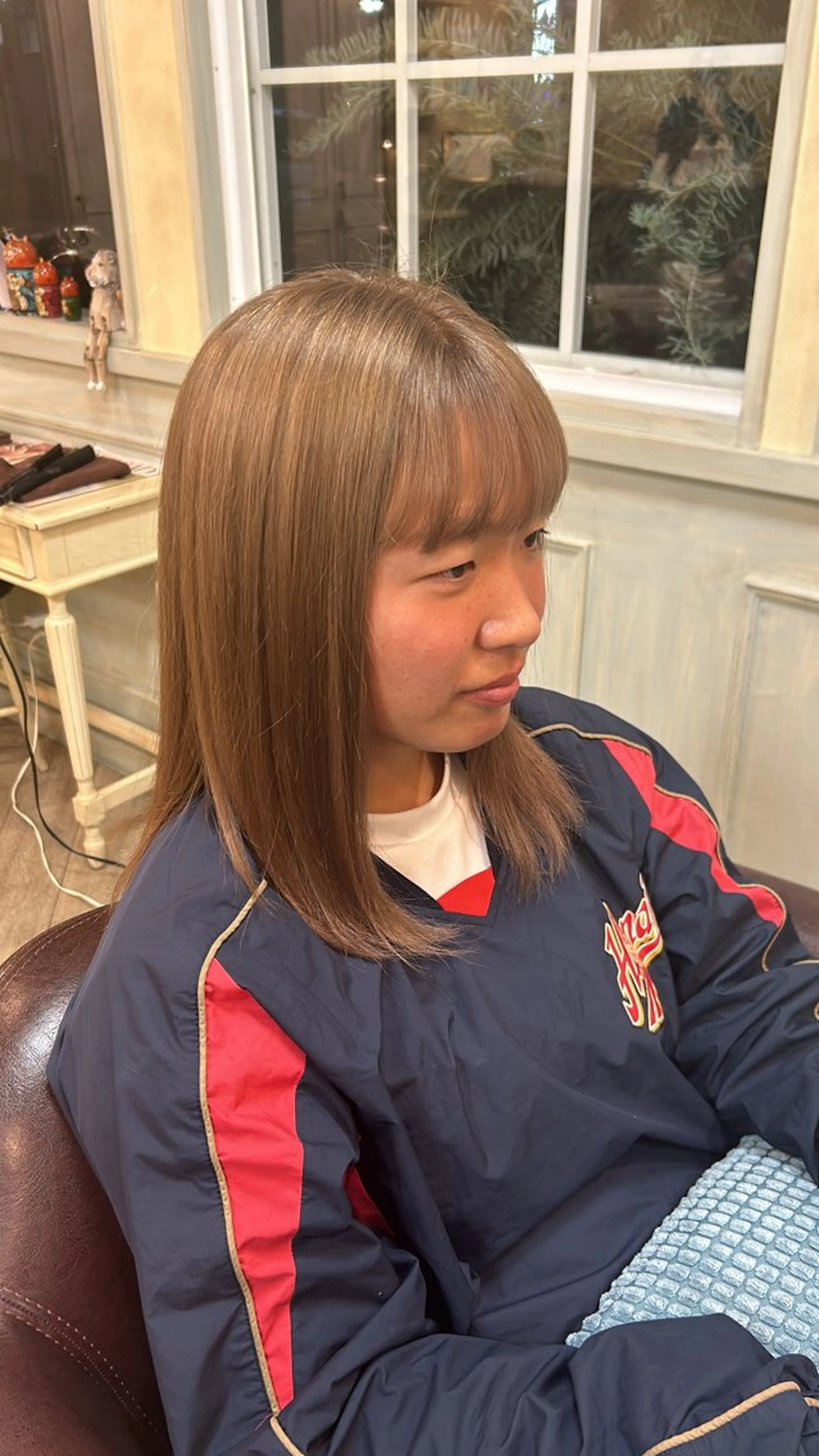 ミディアム カラー カット ヘアカラー トリートメント アオバ / ハイトーンカラーのヘアスタイル