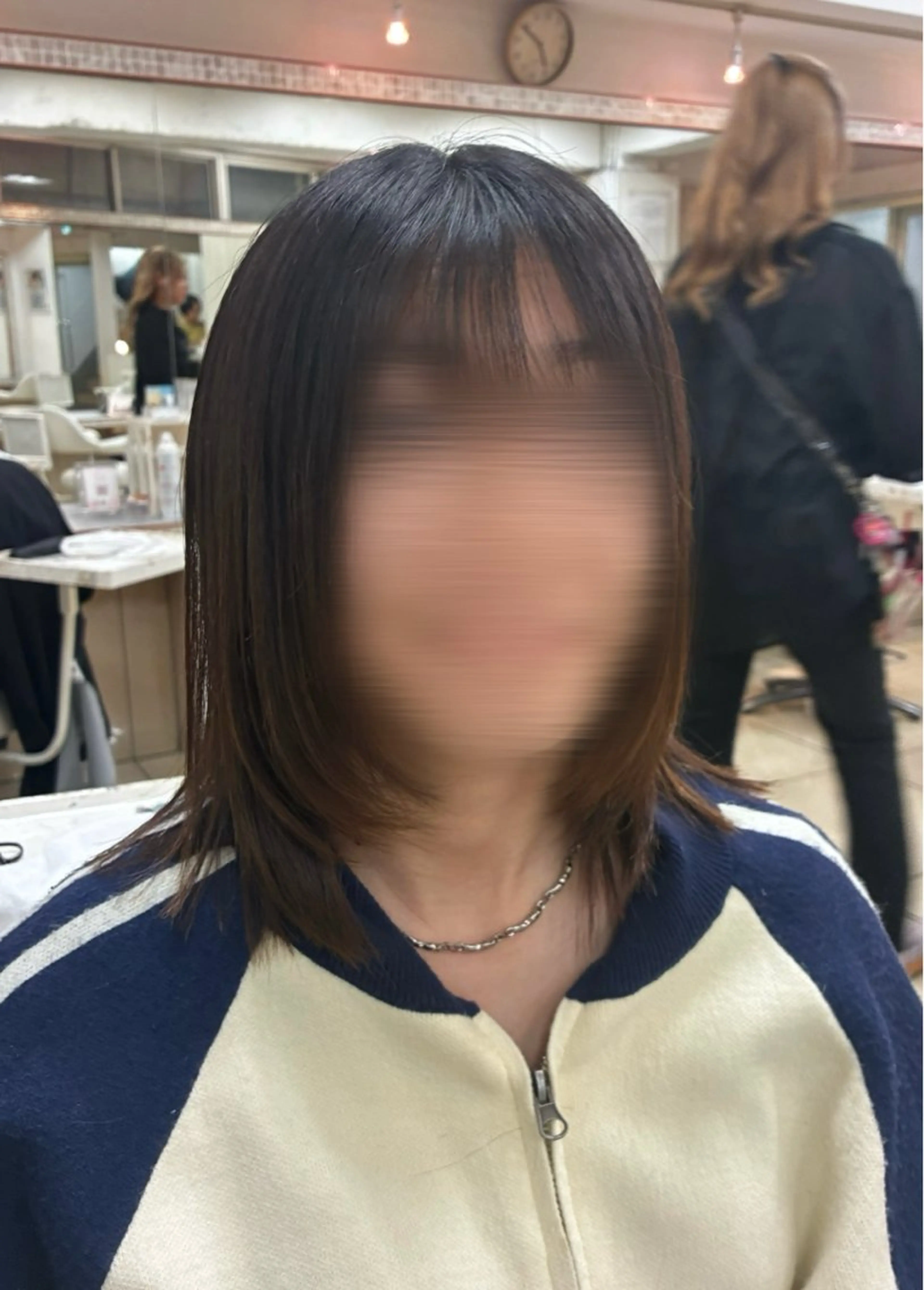 ミディアム トミオカ ノアのヘアスタイル