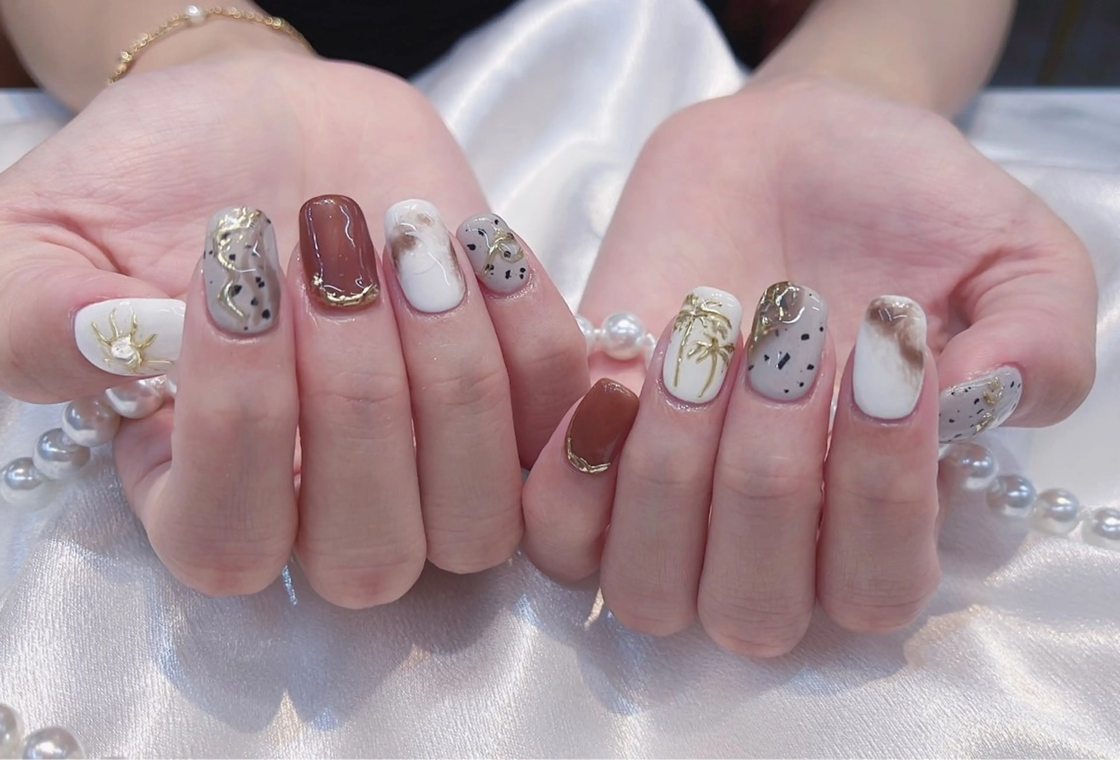 ネイル チークネイル 長さ出し ジェルネイル マグネットネイル 持ち込み ラッキーネイルサロン 西川口東口店のネイルデザイン