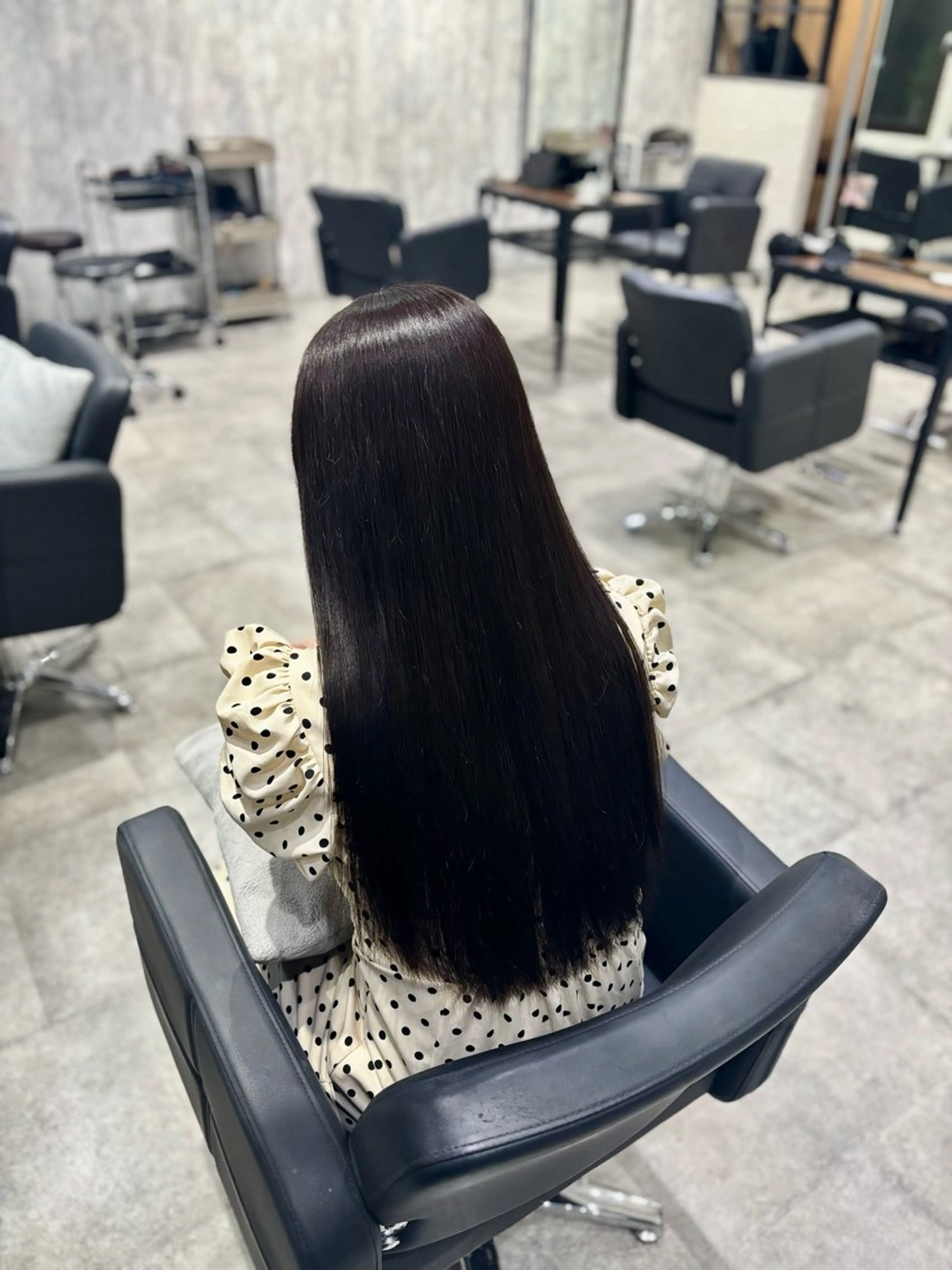 ロング カラー グレージュ カット ヘアカラー トリートメント 詩乃 暖色系🎀レイヤーのヘアスタイル