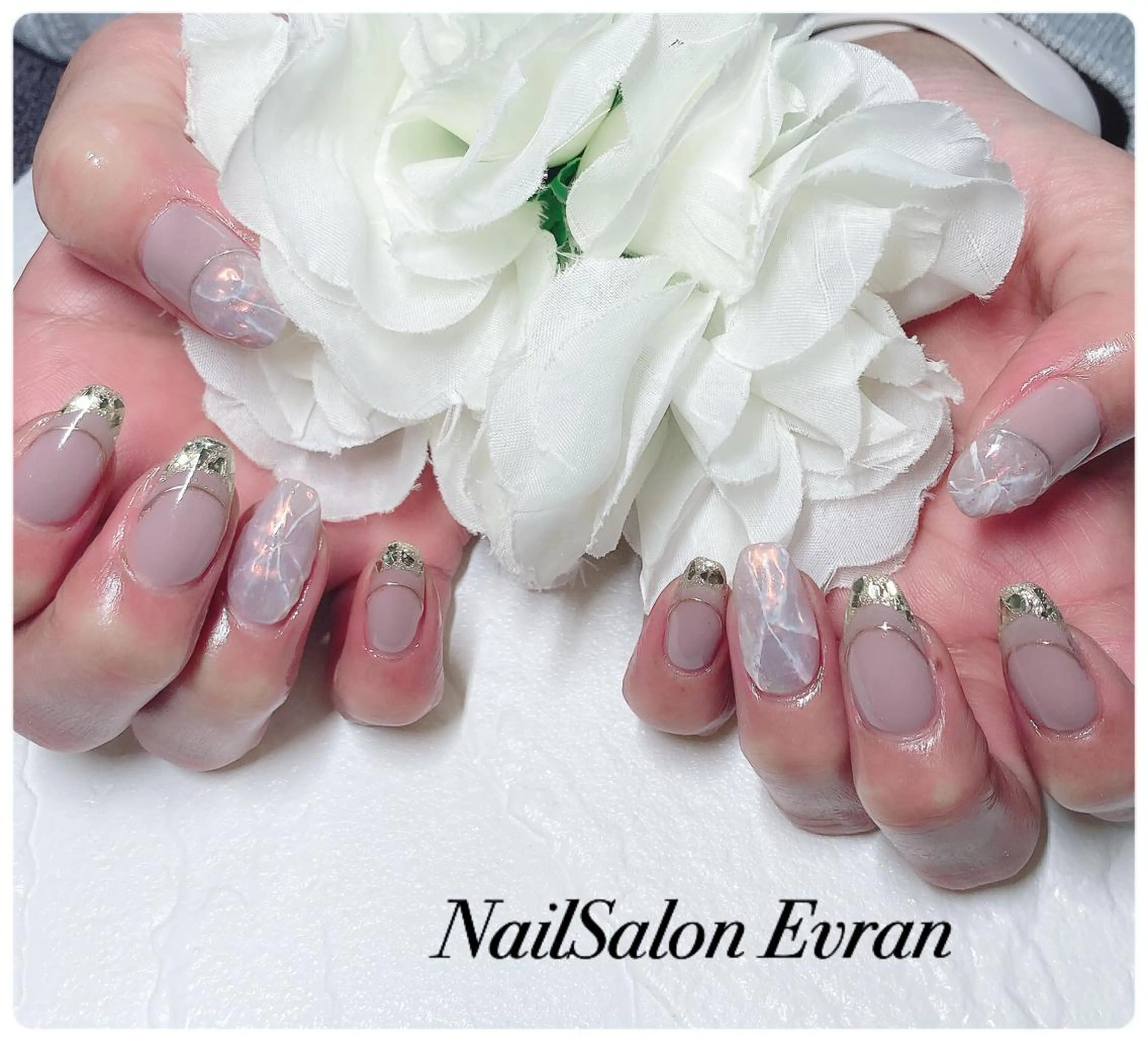 ネイル フレンチネイル ガラスフレンチ ニュアンスネイル ハンドネイル Nail salon Evranのネイルデザイン