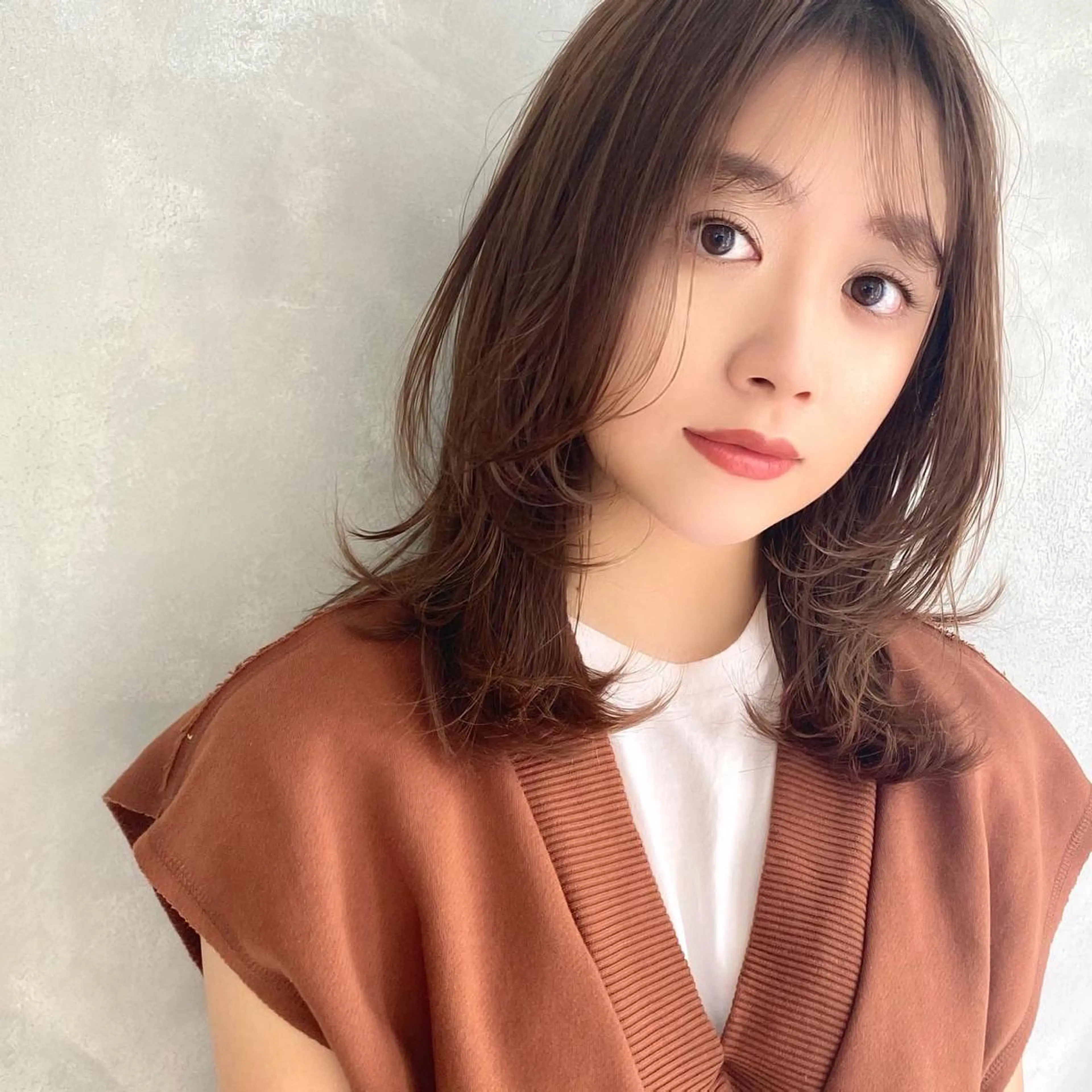 ミディアム パーマ 顔まわりレイヤー レイヤーカット 💫期間限定価格💫 似合わせカット🧚のヘアスタイル