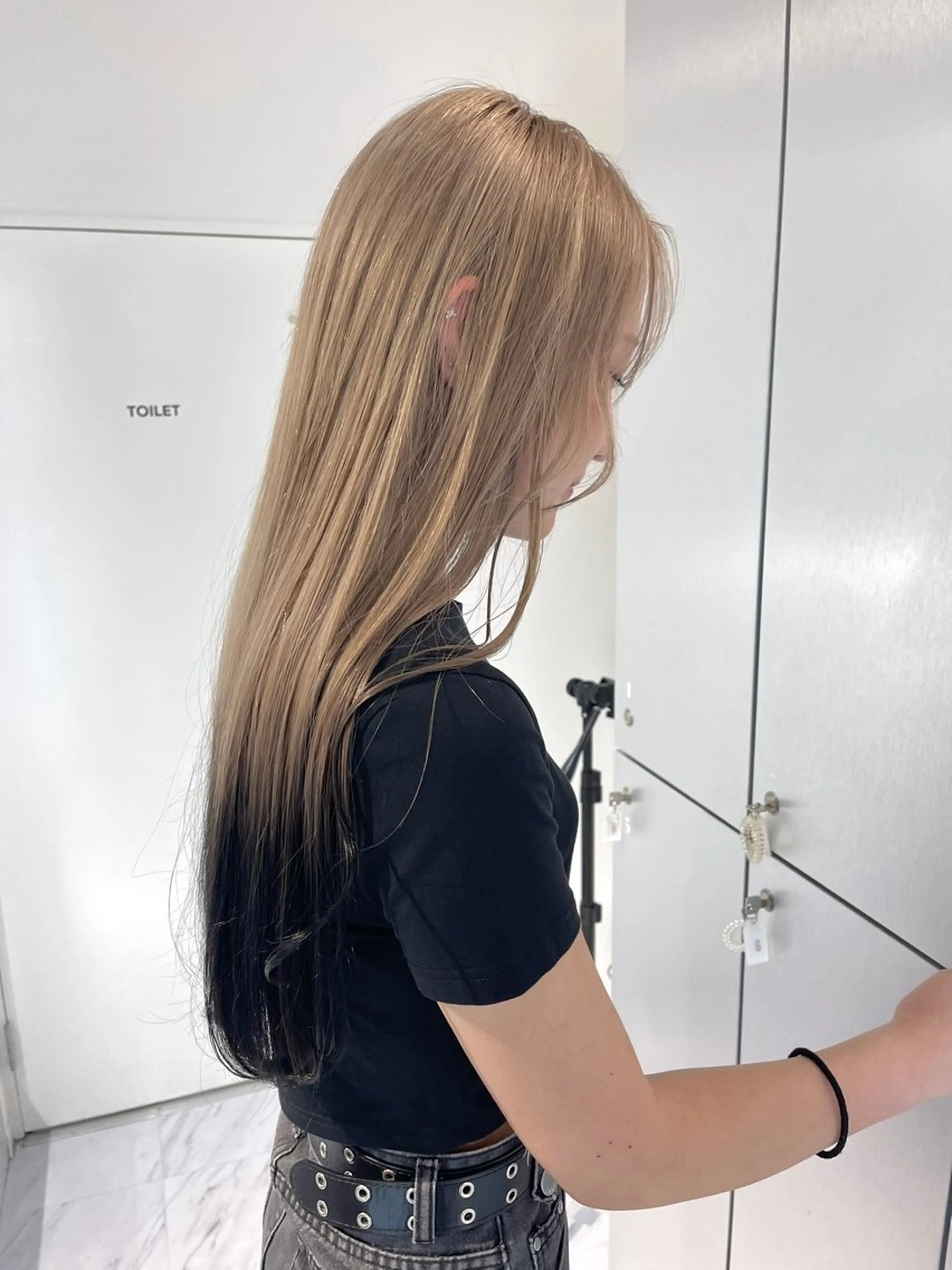 ロング カラー ベージュカラー ブリーチ ケアブリーチ デザインカラー ダブルカラー ヘアカラー トリートメント TATSUブリーチ/ ミルクティーベージュのヘアスタイル