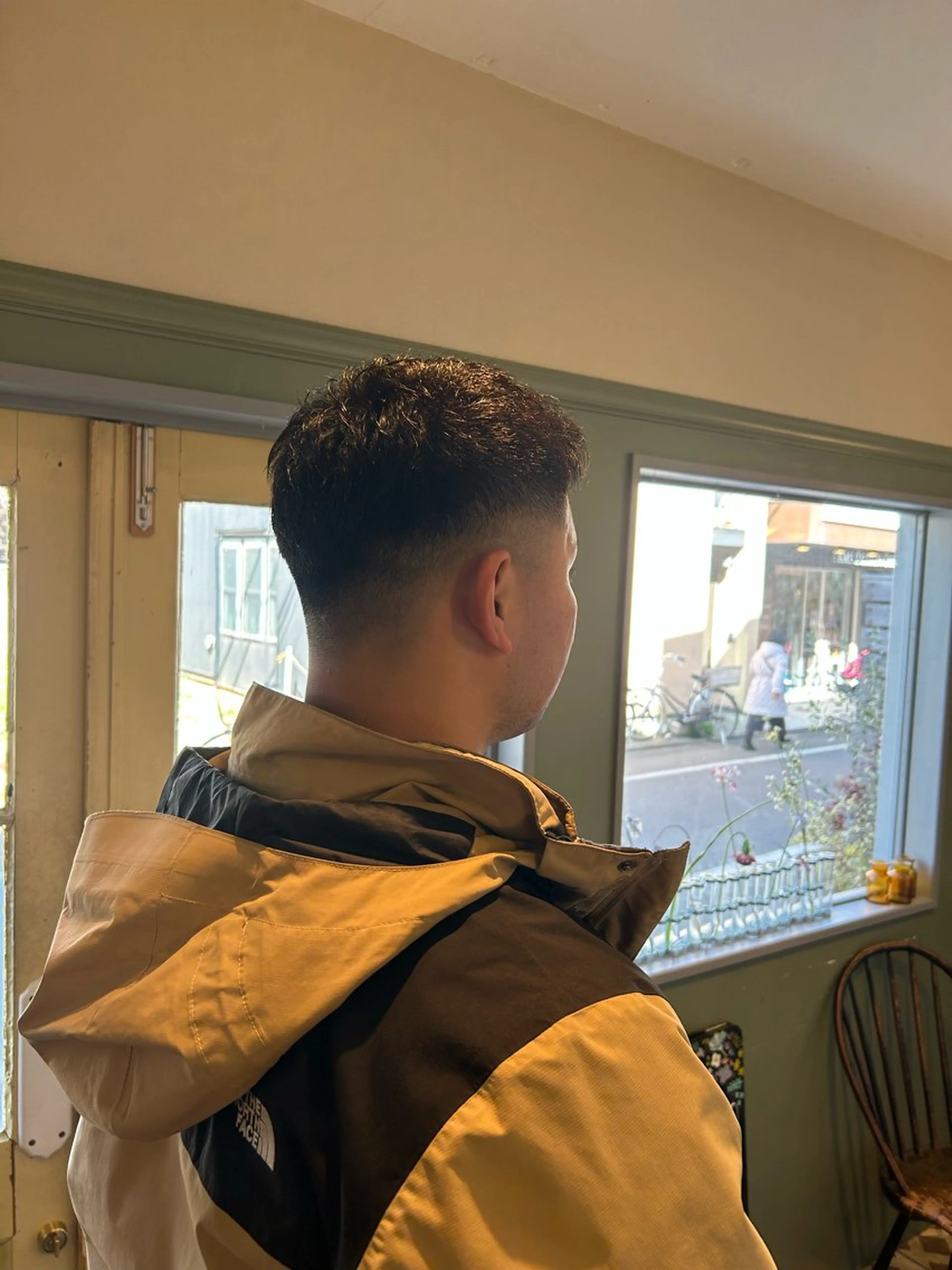 メンズ フェードカット スキンフェード Masaki ブリーチカラーのヘアスタイル