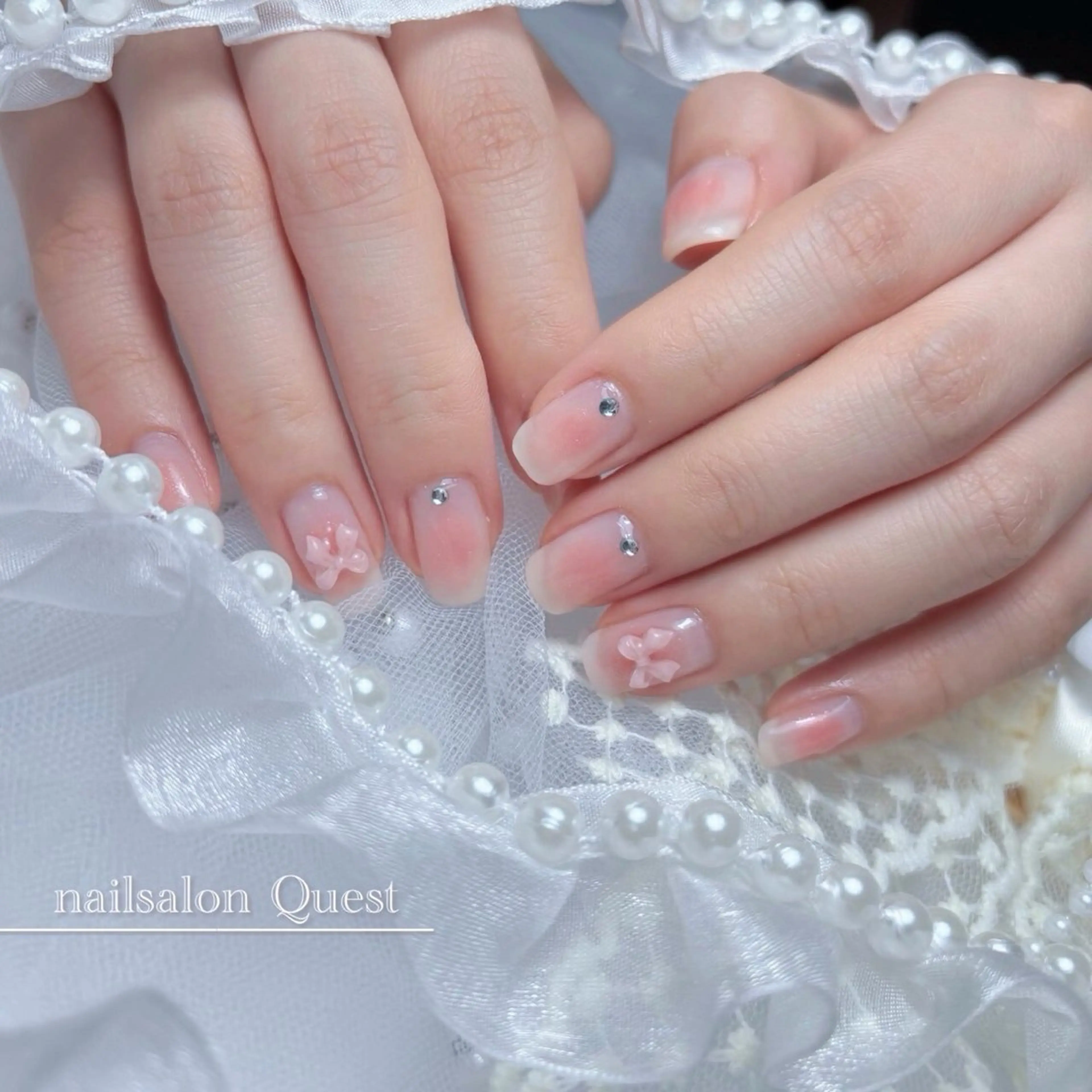ネイル チークネイル リボン nailsalon Questのネイルデザイン
