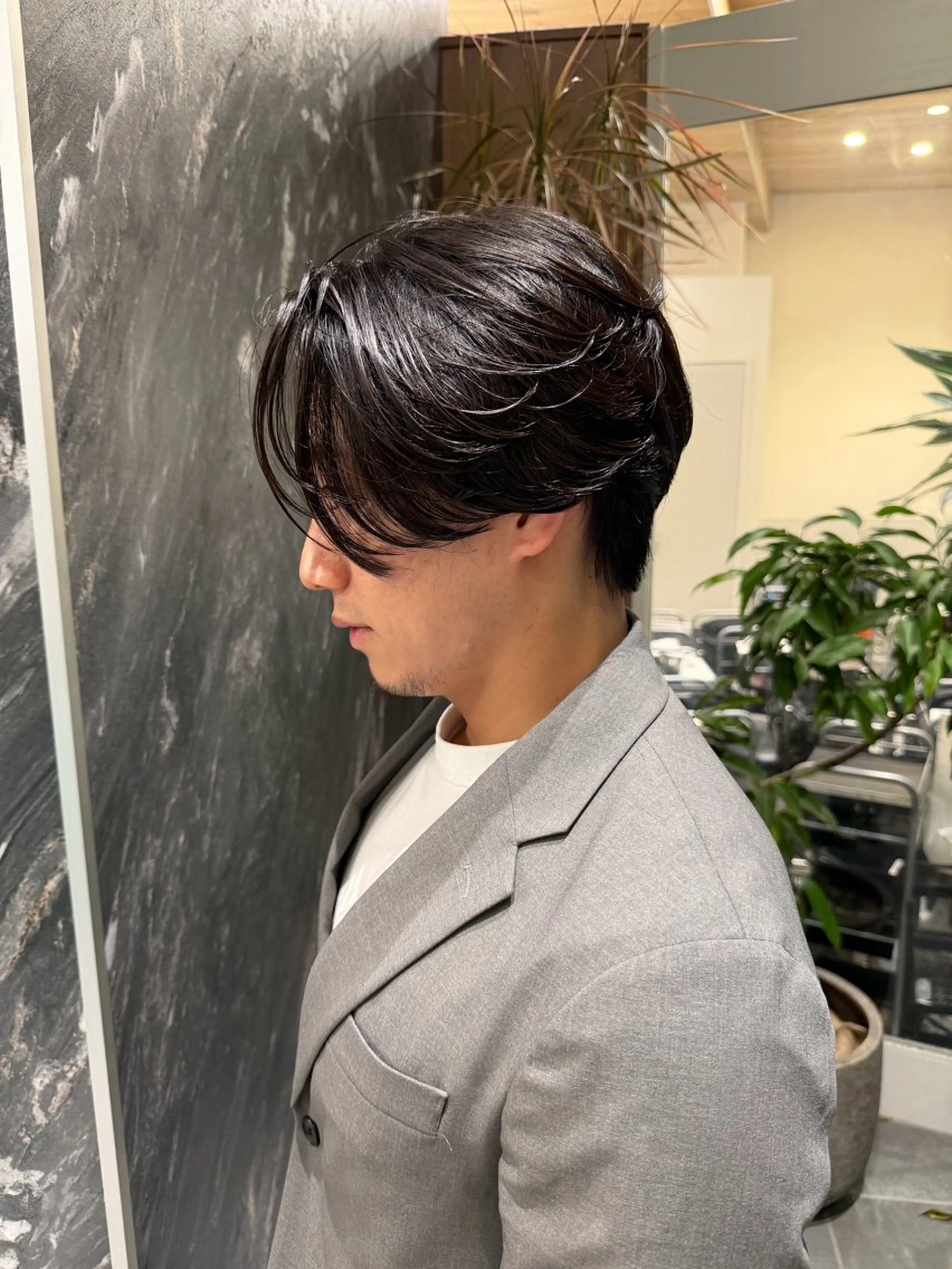 ミディアム パーマ メンズ ミディアムパーマ センターパート メンズパーマ ニュアンスパーマ カット パーマ SALOWIN 原宿 iori所属・✂️原宿指名No.1 センターパート✂️のヘアスタイル