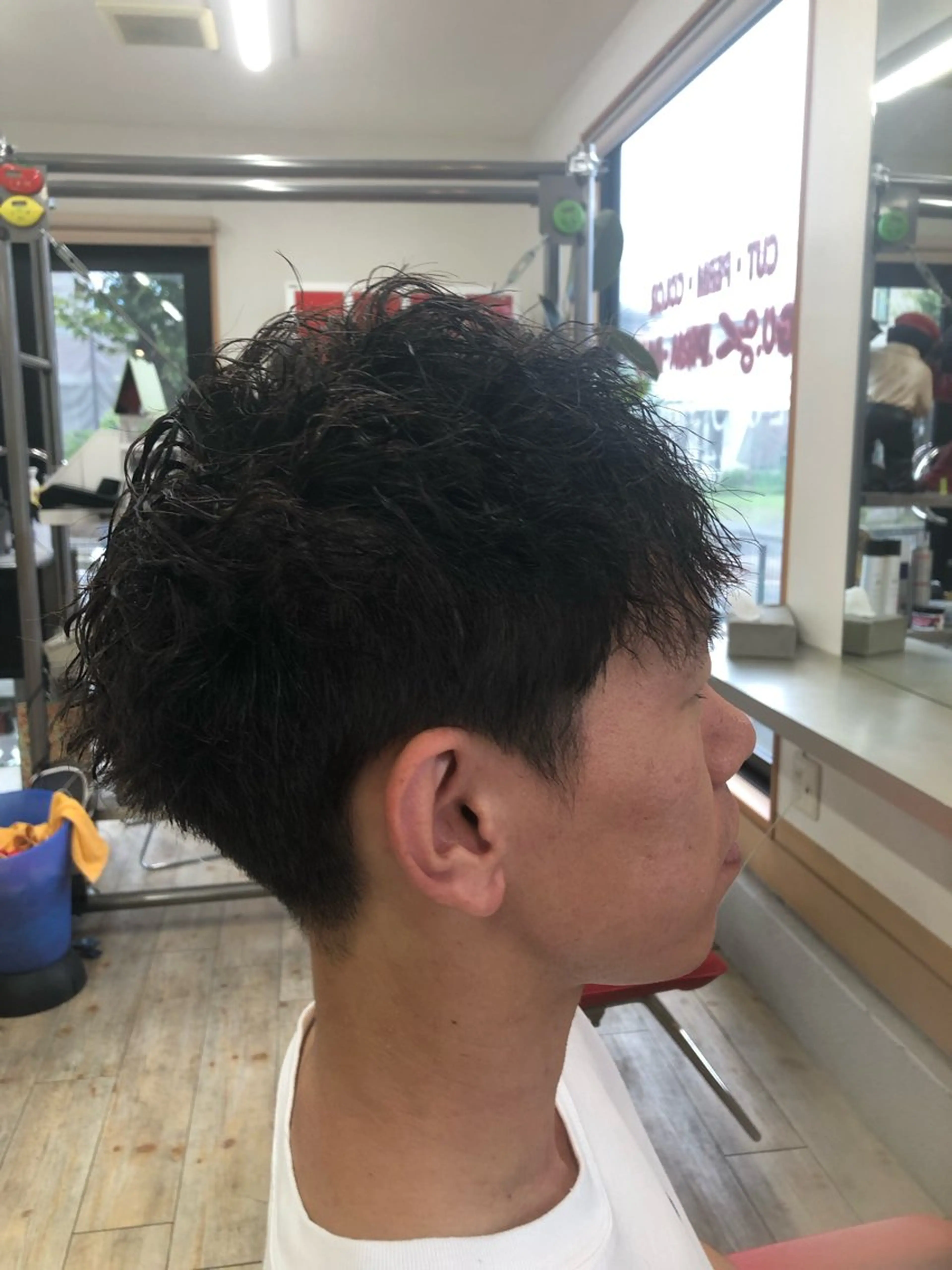 ショート パーマ メンズ メンズショート 刈り上げ ショートヘア ストレートパーマ 水谷 寛太のヘアスタイル