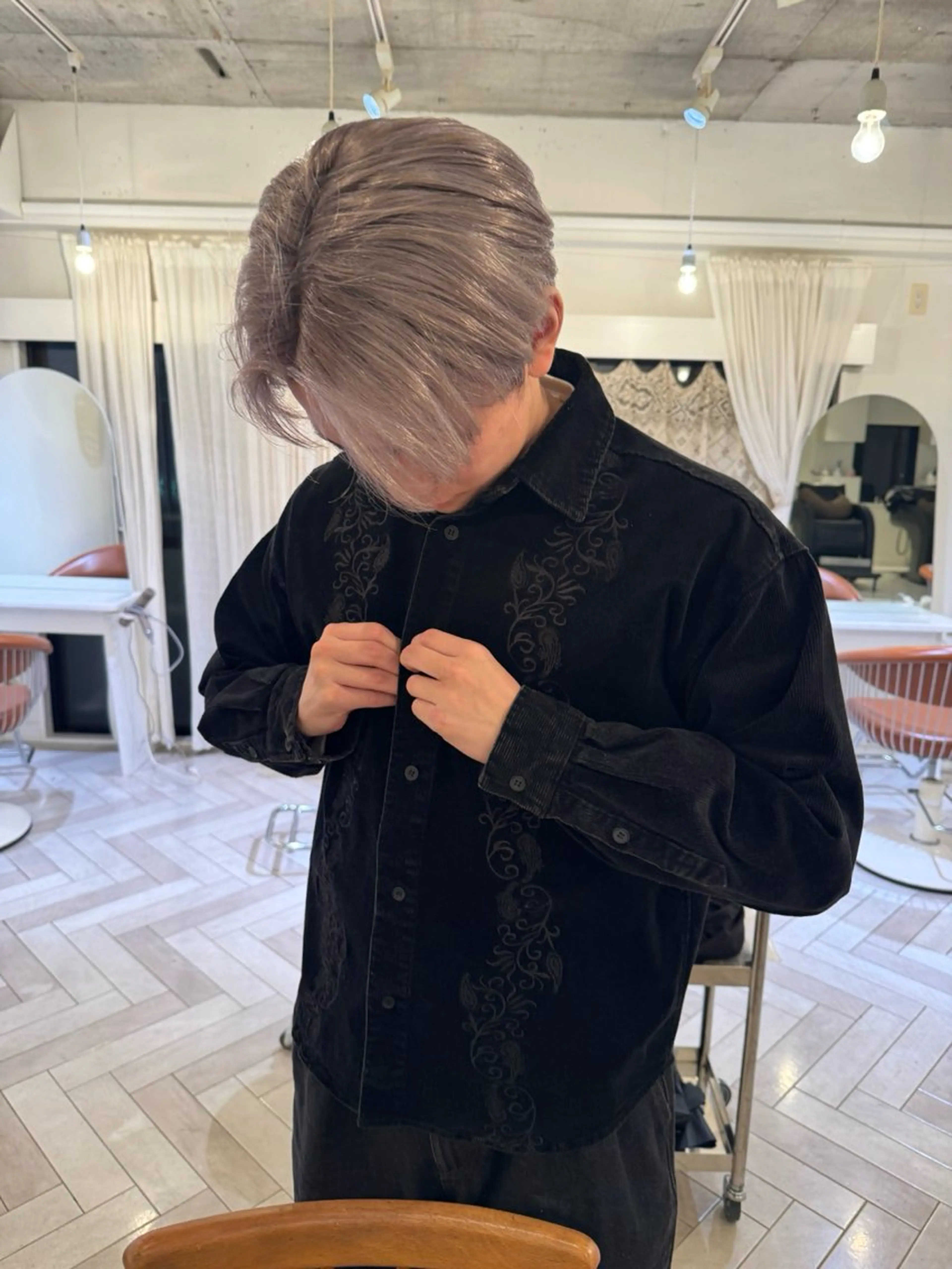 カラー ブリーチカラー🎀 韓国風/寺門美優のヘアスタイル