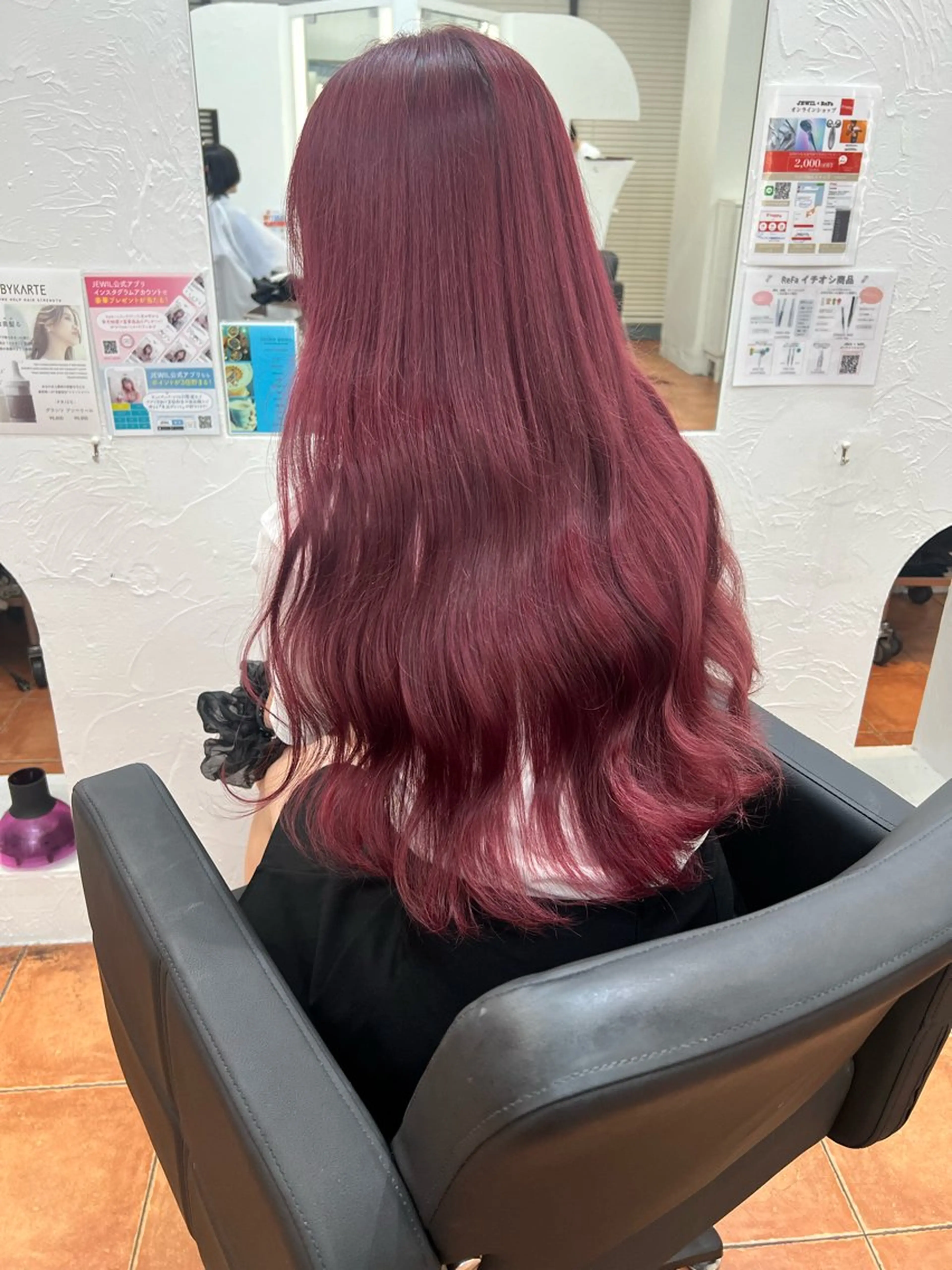 ロング JEWIL SHIBUYAのヘアスタイル