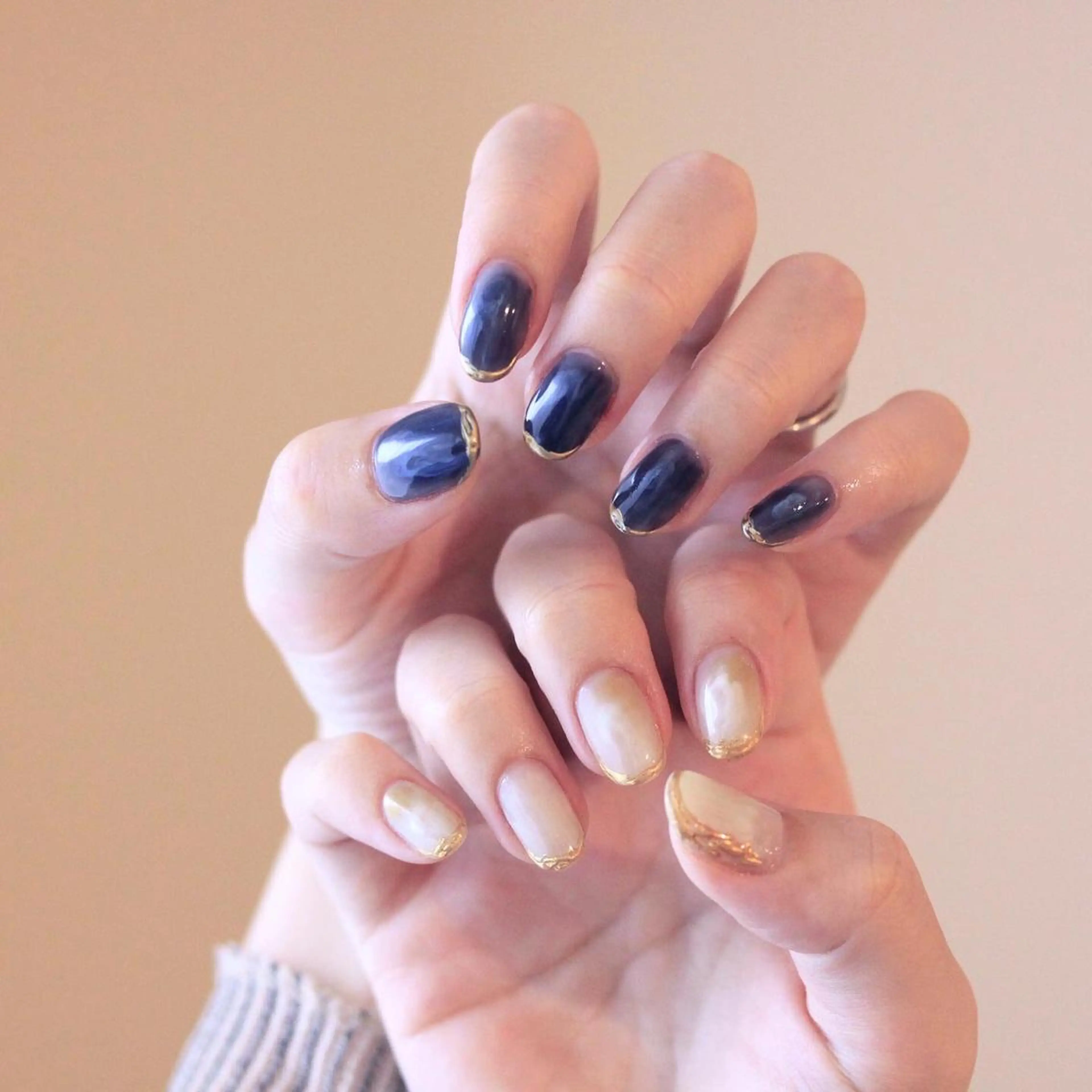 ネイル ブルー クリアネイル 氷ネイル・うるうるネイル ニュアンスネイル ネイルチップ ハンドネイル Elio所属・Elio 国泰寺のネイルデザイン