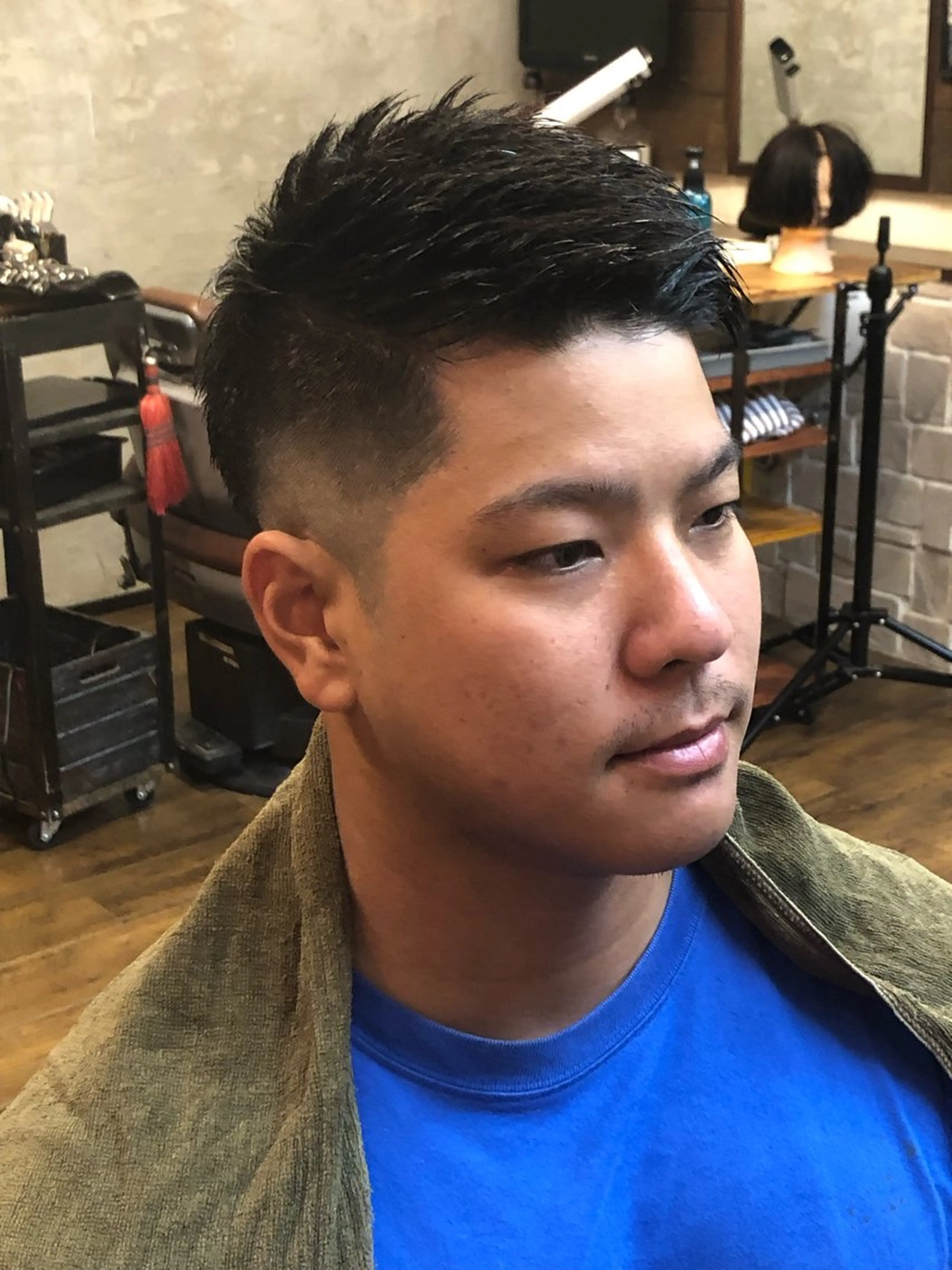 ショート メンズ アップバング フェードカット ツーブロック ナイルプラス所属・ナイルプラス ヨウのヘアスタイル