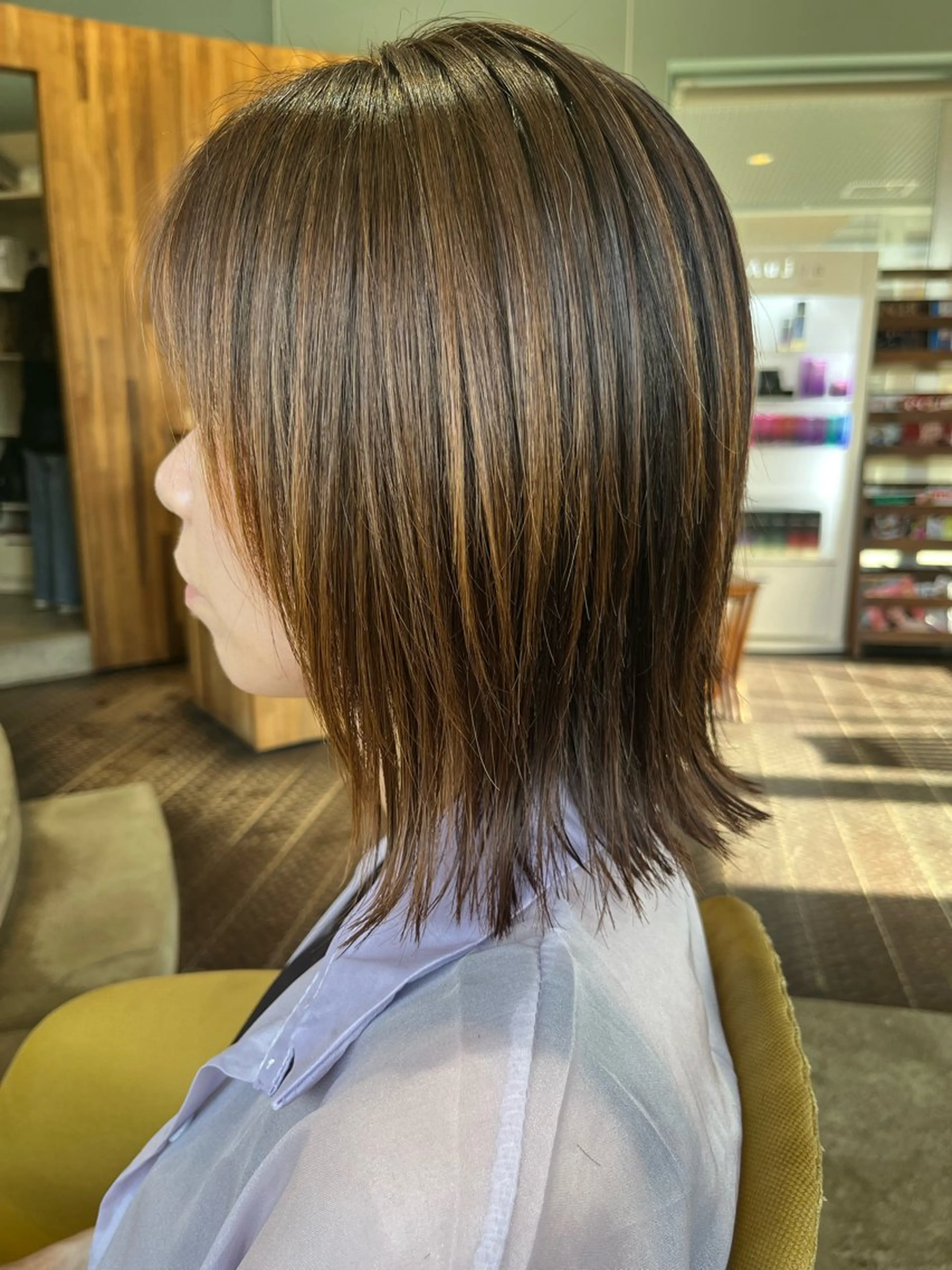 ミディアム カット 長南 やよいのヘアスタイル