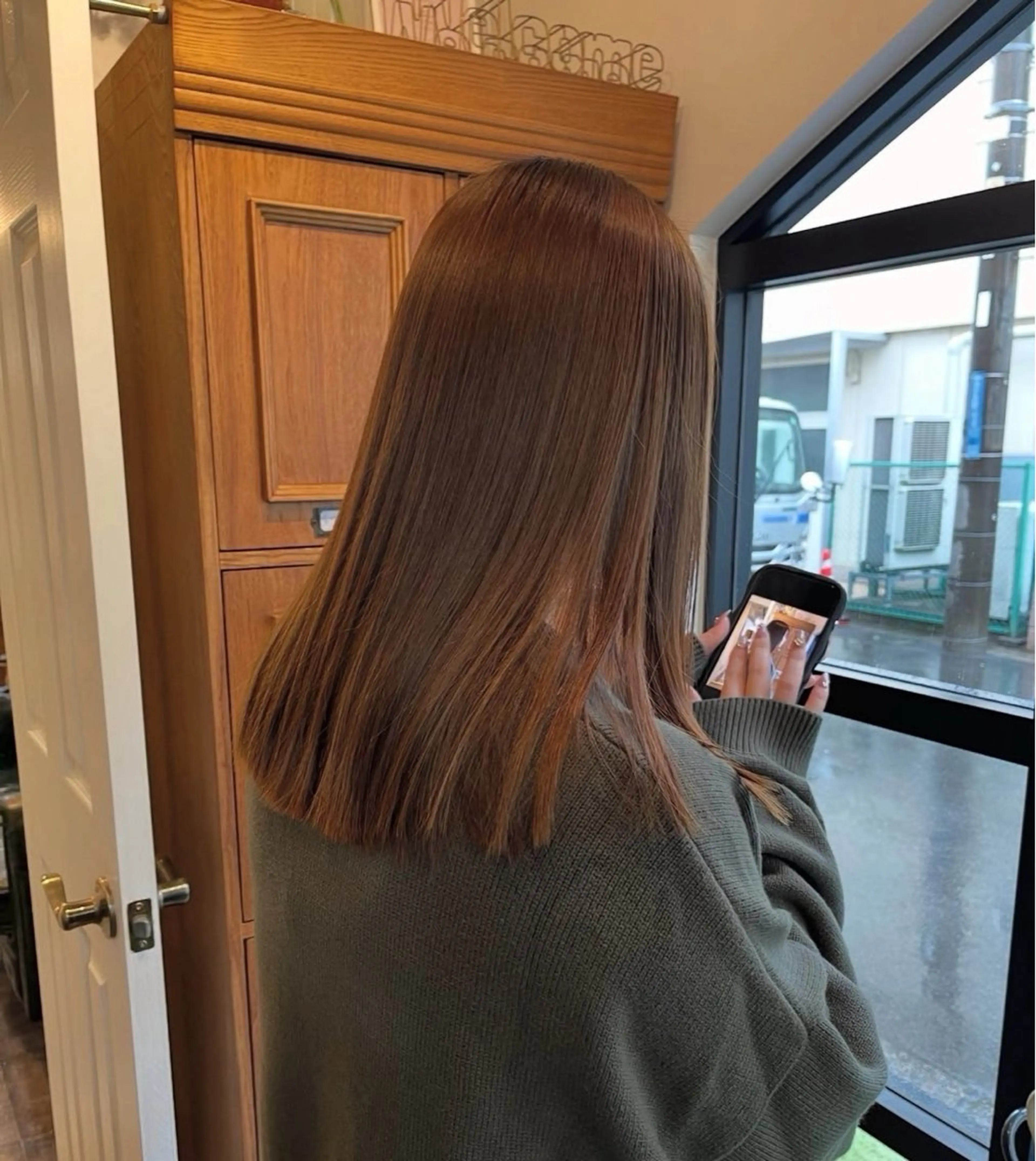 カラー 小松 美咲のヘアスタイル