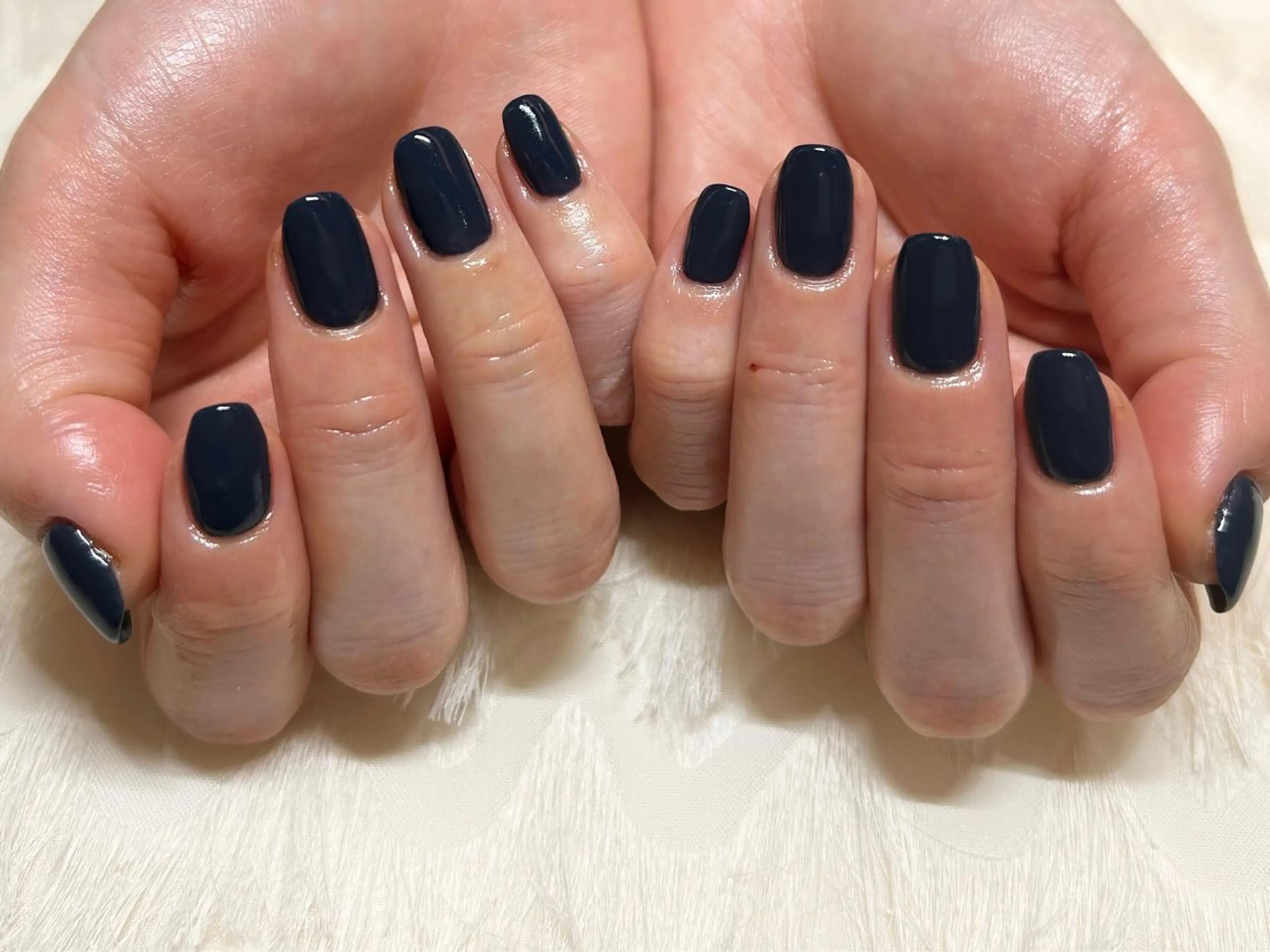 ネイル ネイビー ワンカラーネイル ハンドネイル パラスパガーデン Nitagai☺︎のネイルデザイン