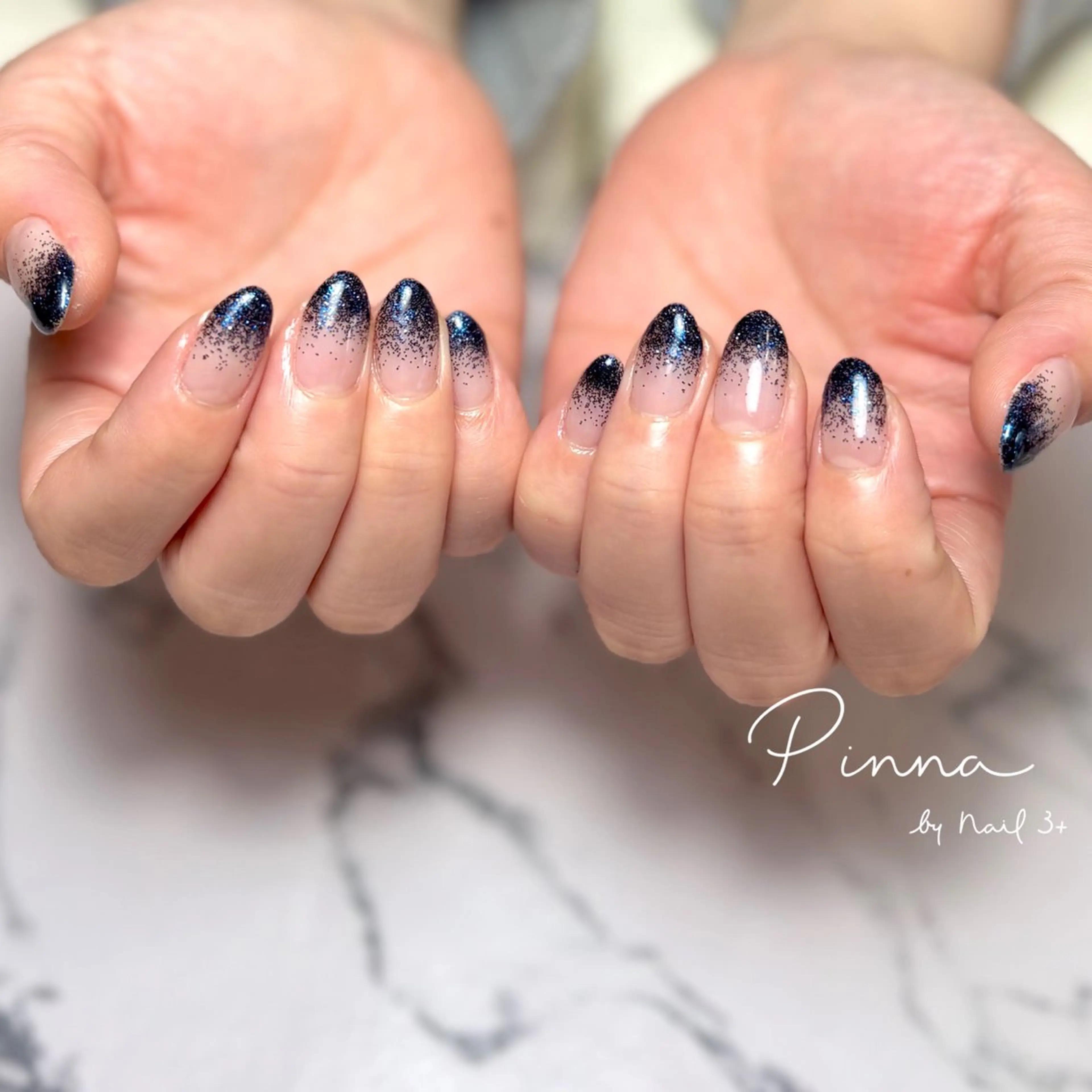 ネイル グラデーション ラメ(グリッター) ラメグラデーション ネイビー Pinna by nail3+所属・Mayu 🌷🦋のネイルデザイン