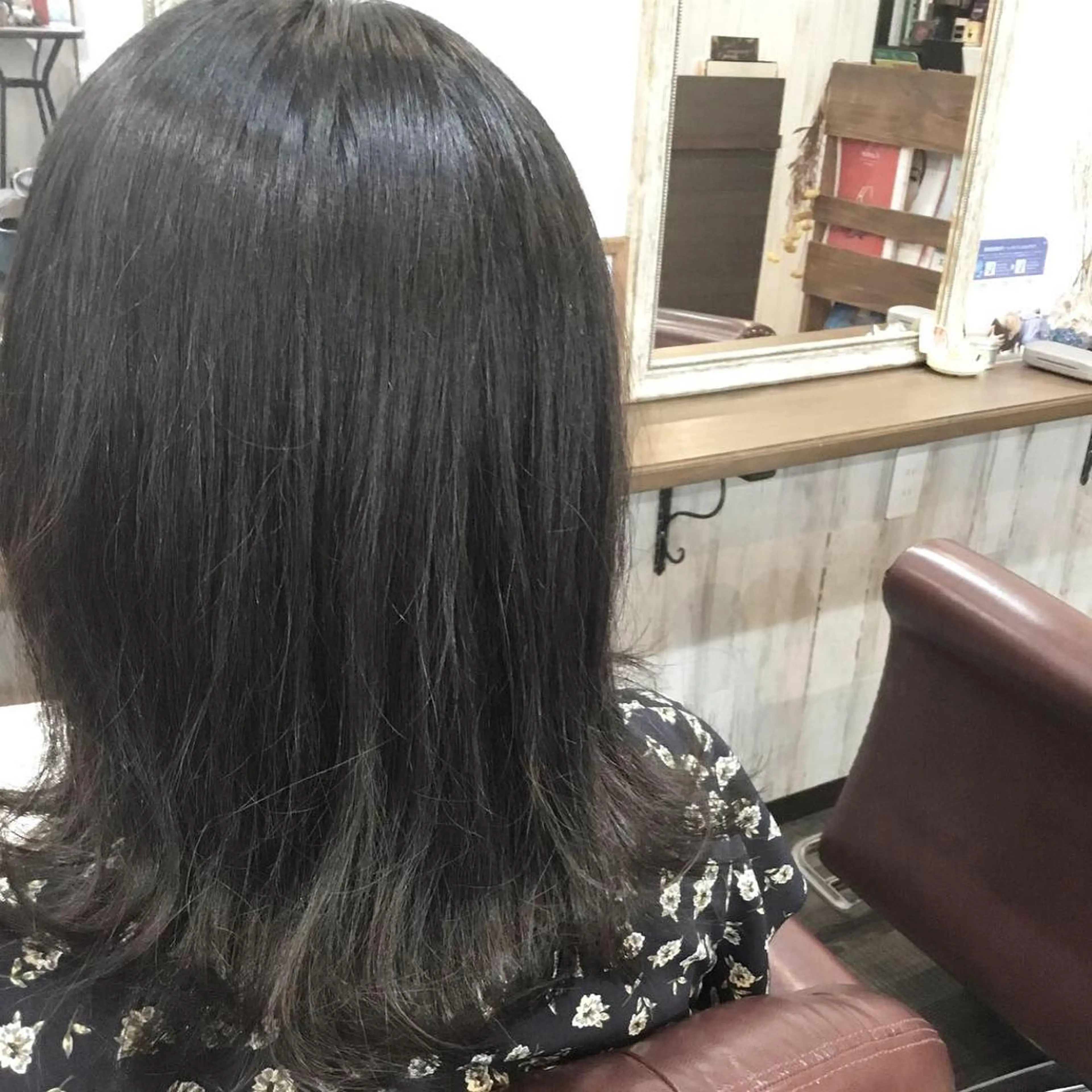 ミディアム カラー 金崎 新吾のヘアスタイル