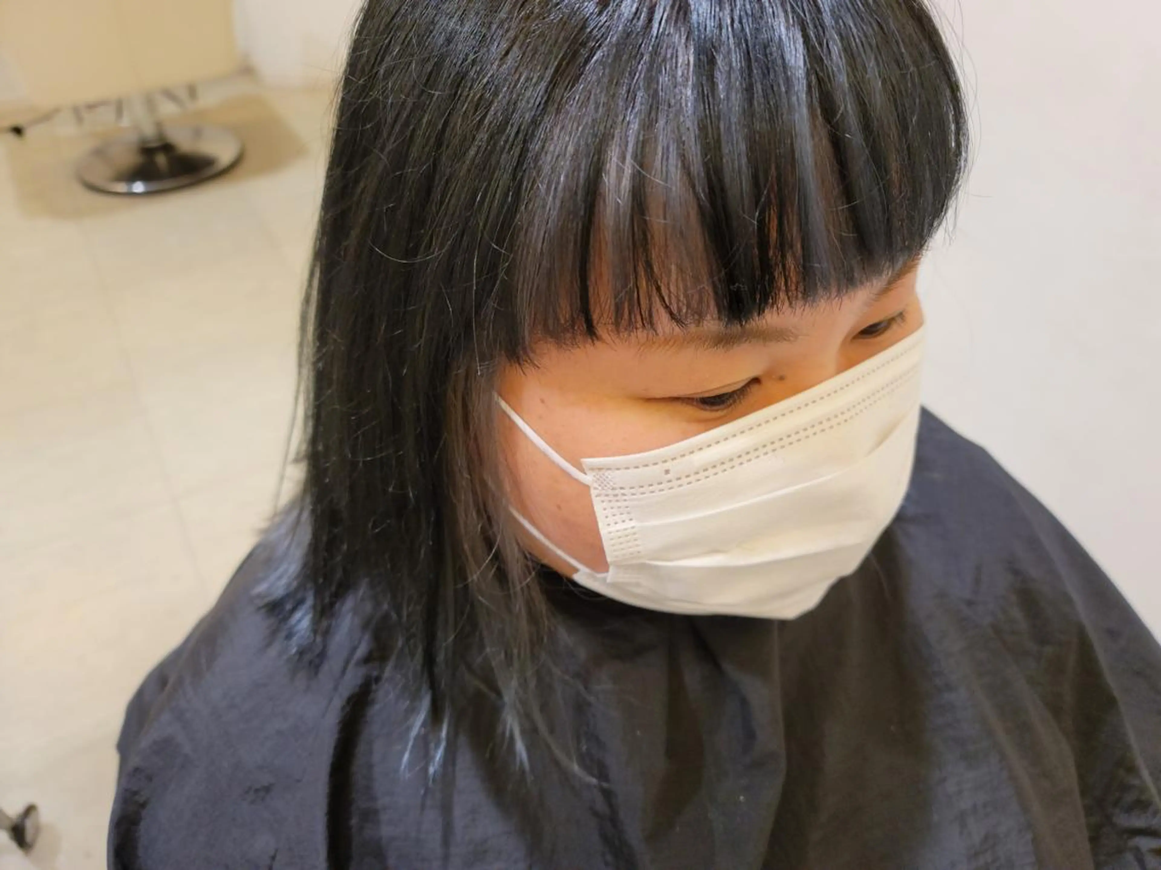 ミディアム カラー ミストバング 黒髪 ブルーカラー ブルーブラック  フェイスフレーミング カット ヘアカラー 鈴木 翠のヘアスタイル