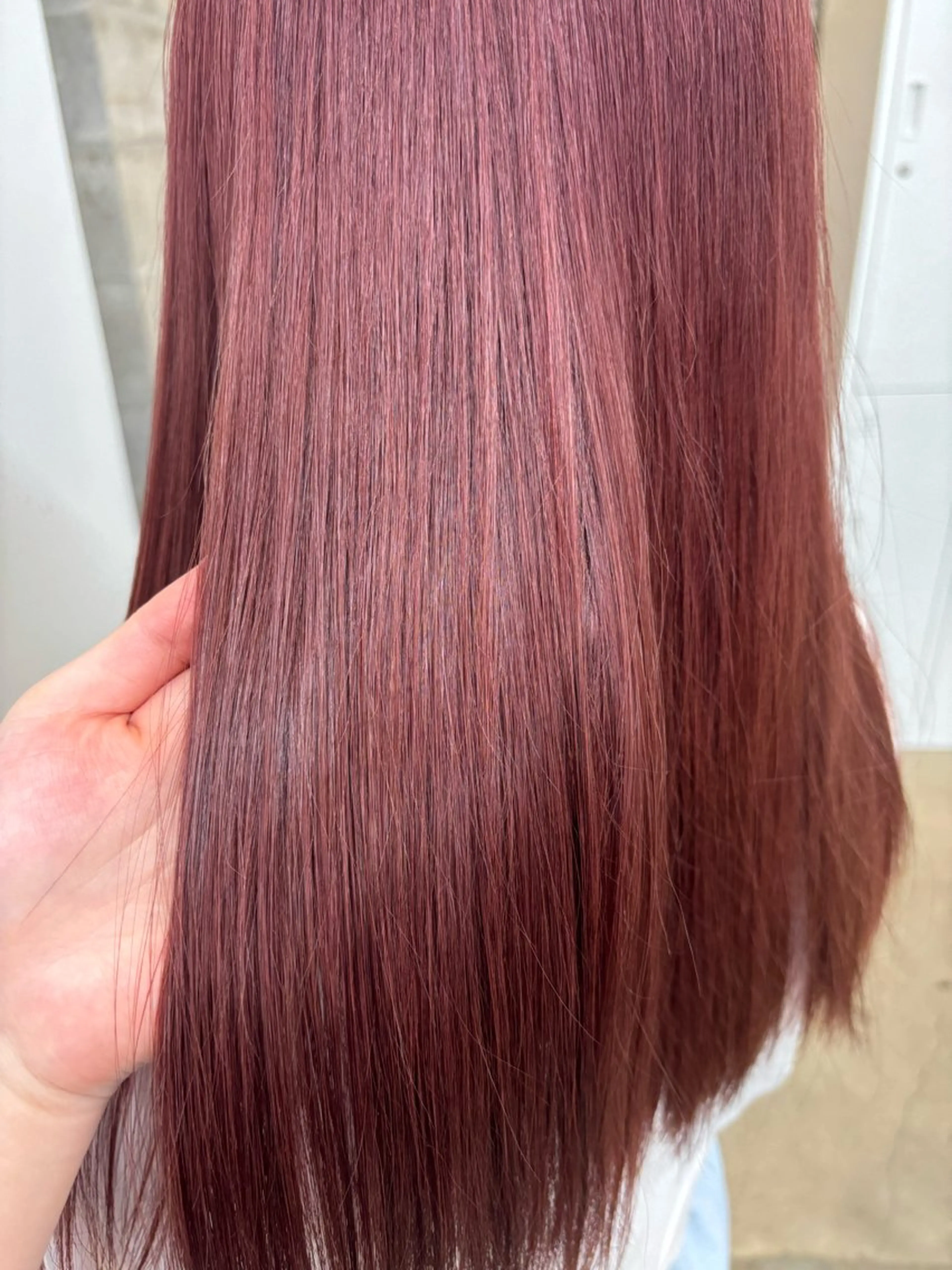 ロング カラー カシス レッドカラー ヘアカラー トリートメント サアヤ/ SYS by fitのヘアスタイル