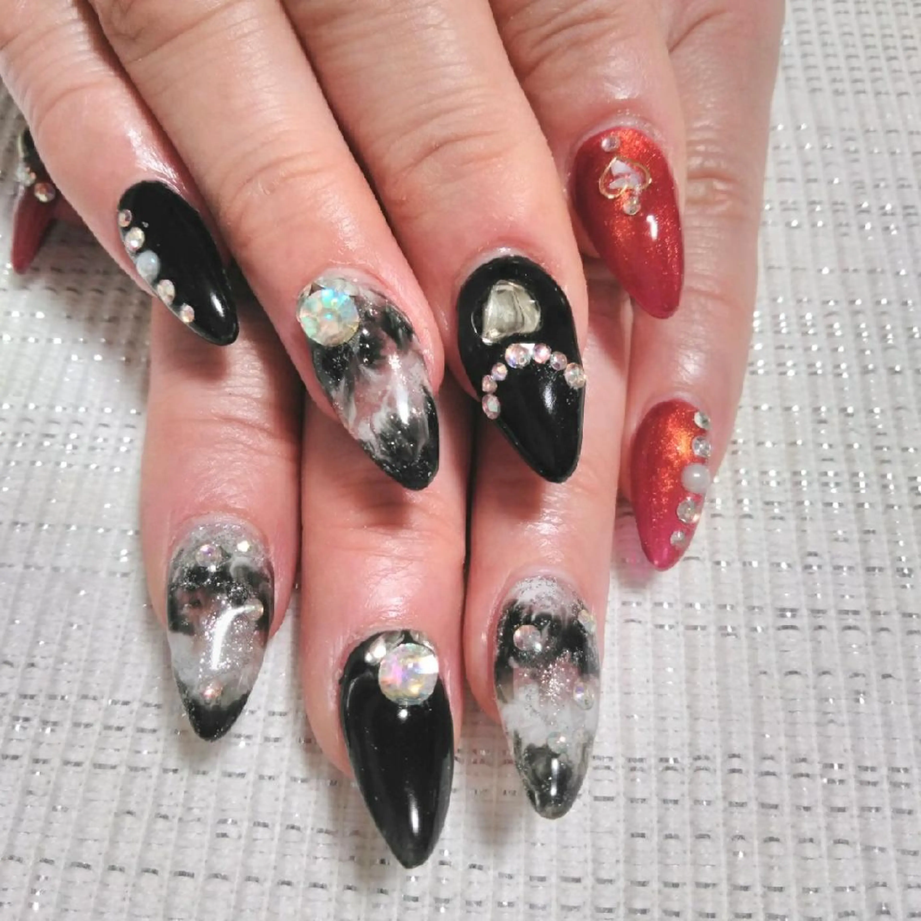 ネイル エステとネイル ローズコンフォートのネイルデザイン