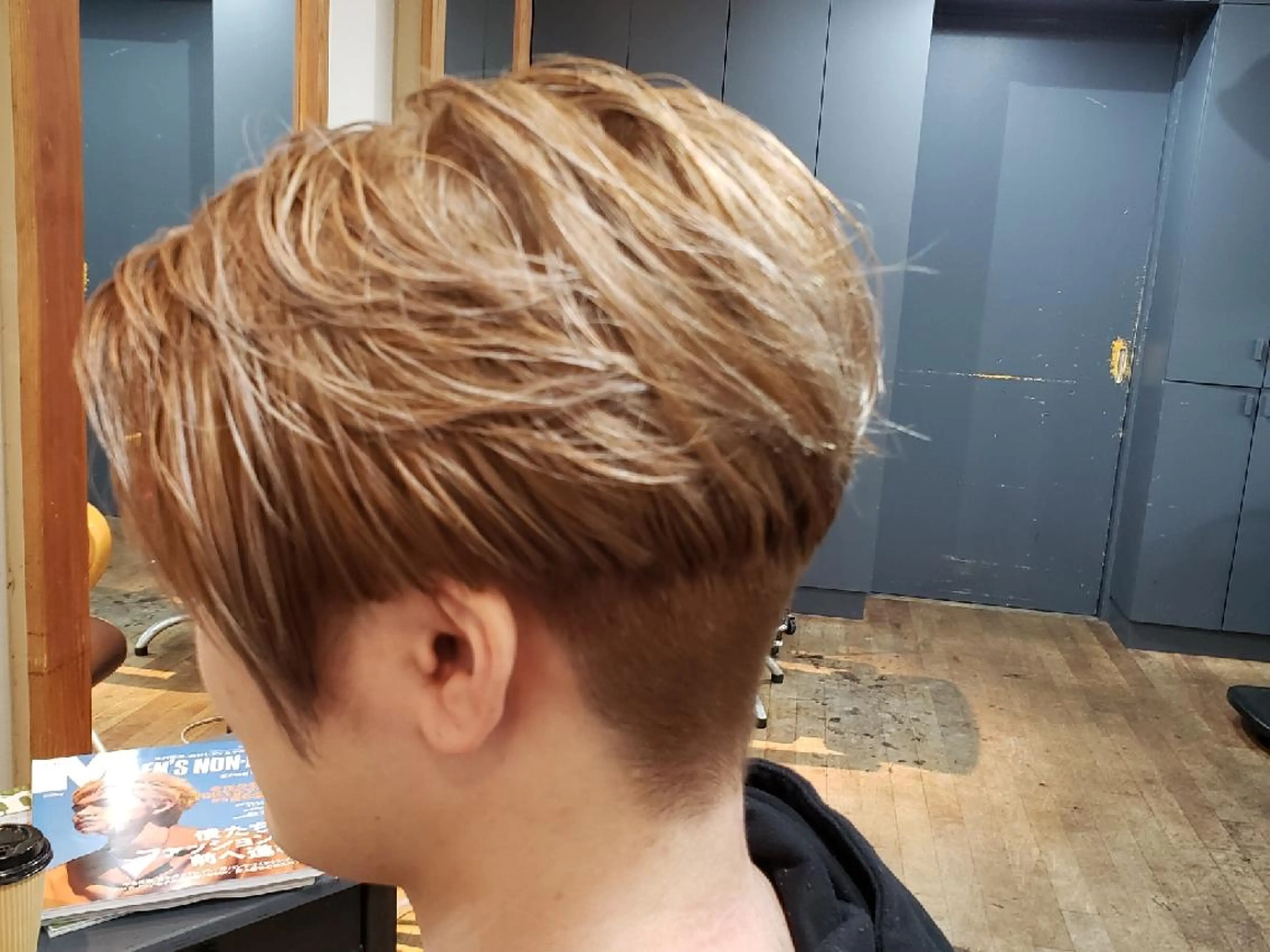 ショート カラー 長岡 健一のヘアスタイル