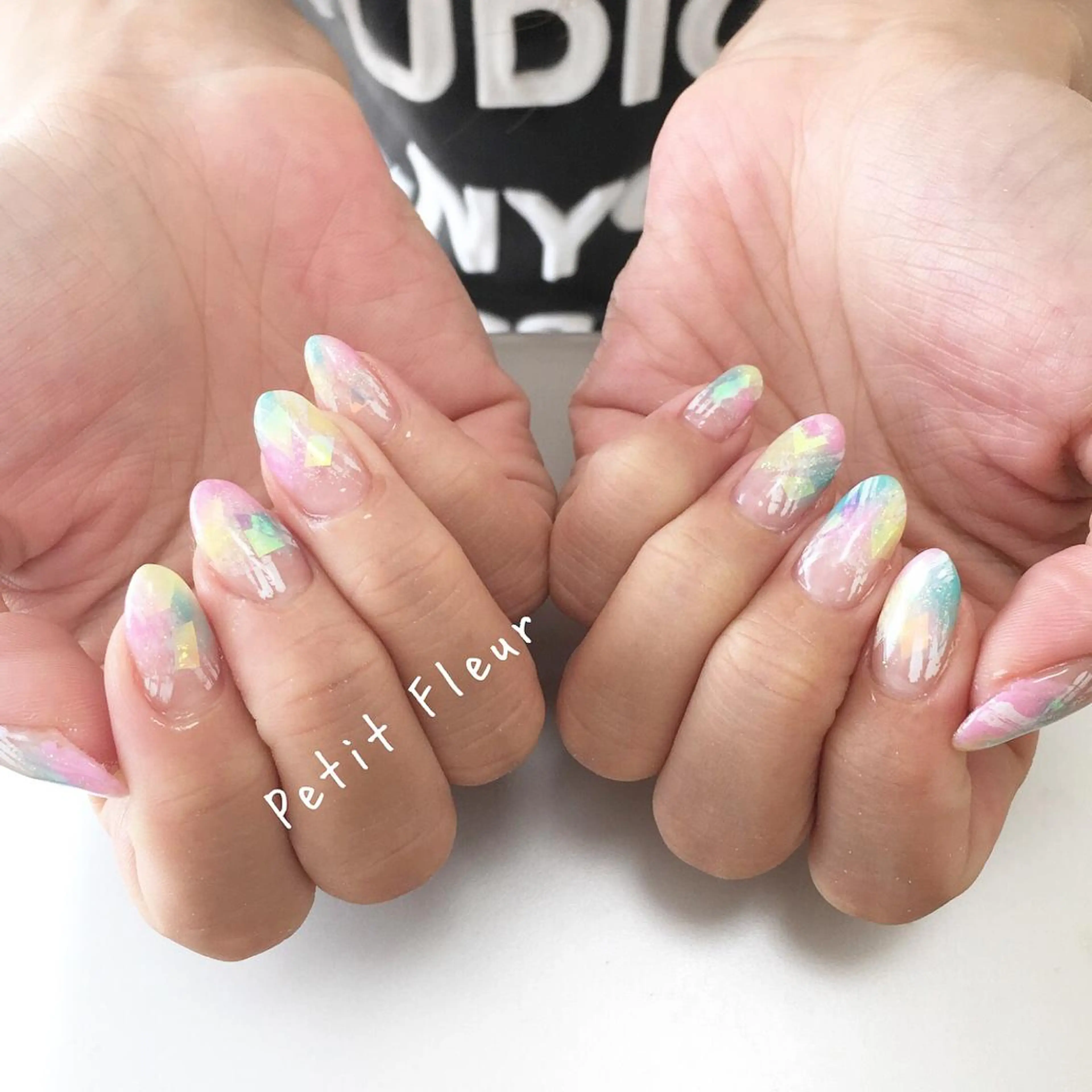 ネイル アートネイル ホログラムネイル キラキラネイル ラメ(グリッター) シンプルネイル Petit Fleur所属・青柳 亜梨奈のマツエク・マツパデザイン