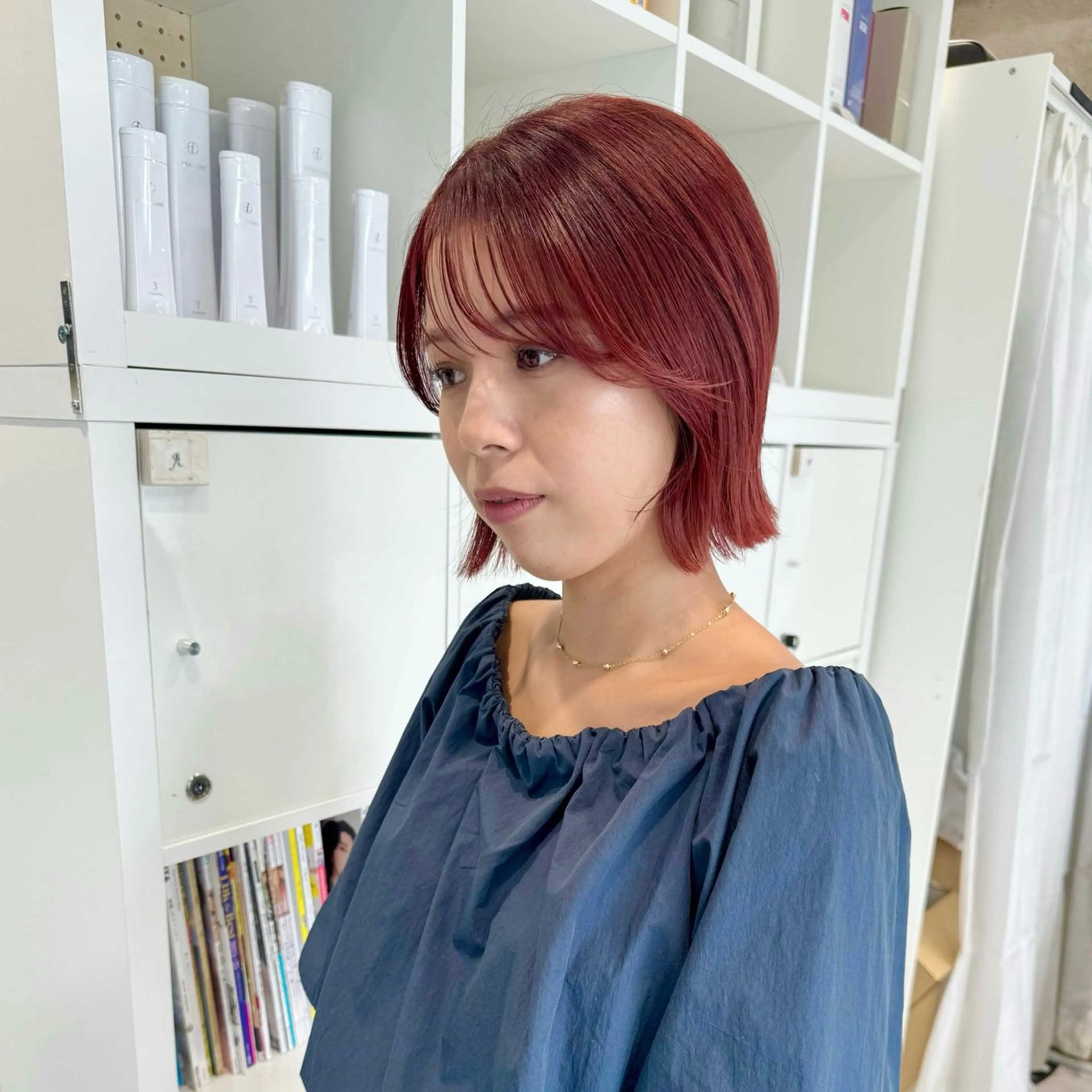 ミディアム カット ヘアカラー トリートメント 会田有紀 /切りっぱなしボブのヘアスタイル