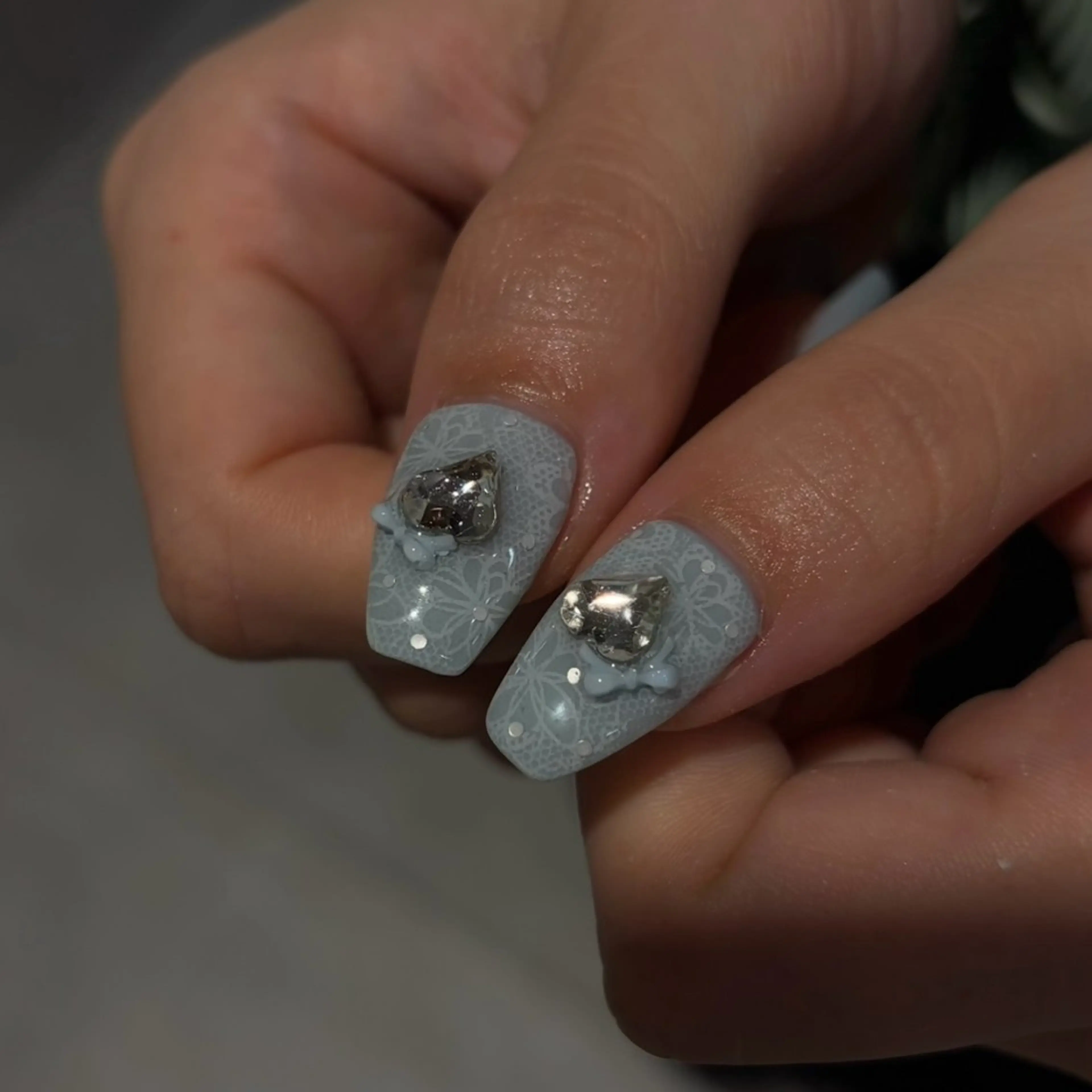 ネイル ハンドネイル 𝑟𝑖𝑠𝑎 🕯‎🤍のネイルデザイン