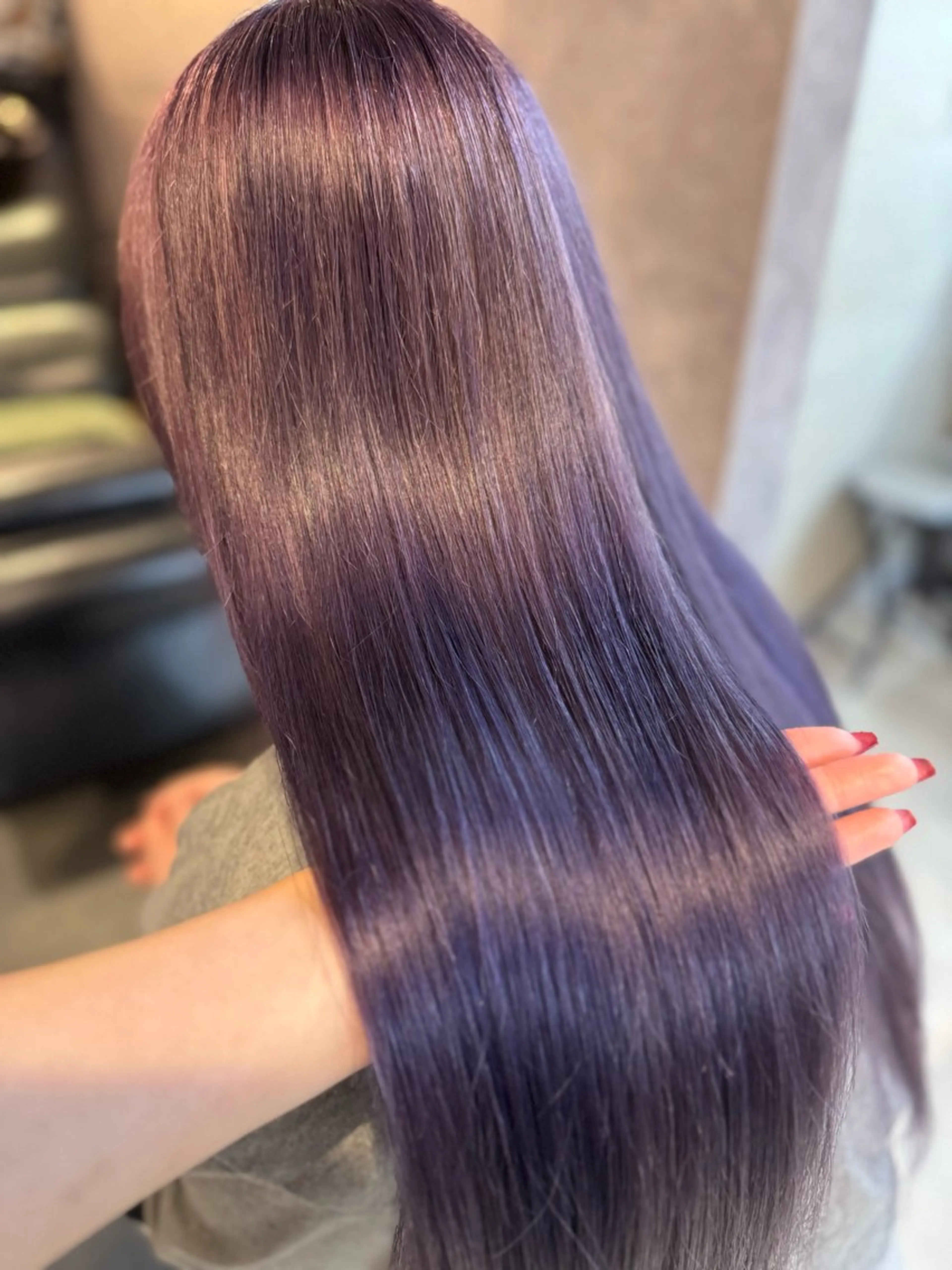 ロング カラー ヘアカラー 🩶mana🩶艶髪 /カラーオンカラーのヘアスタイル