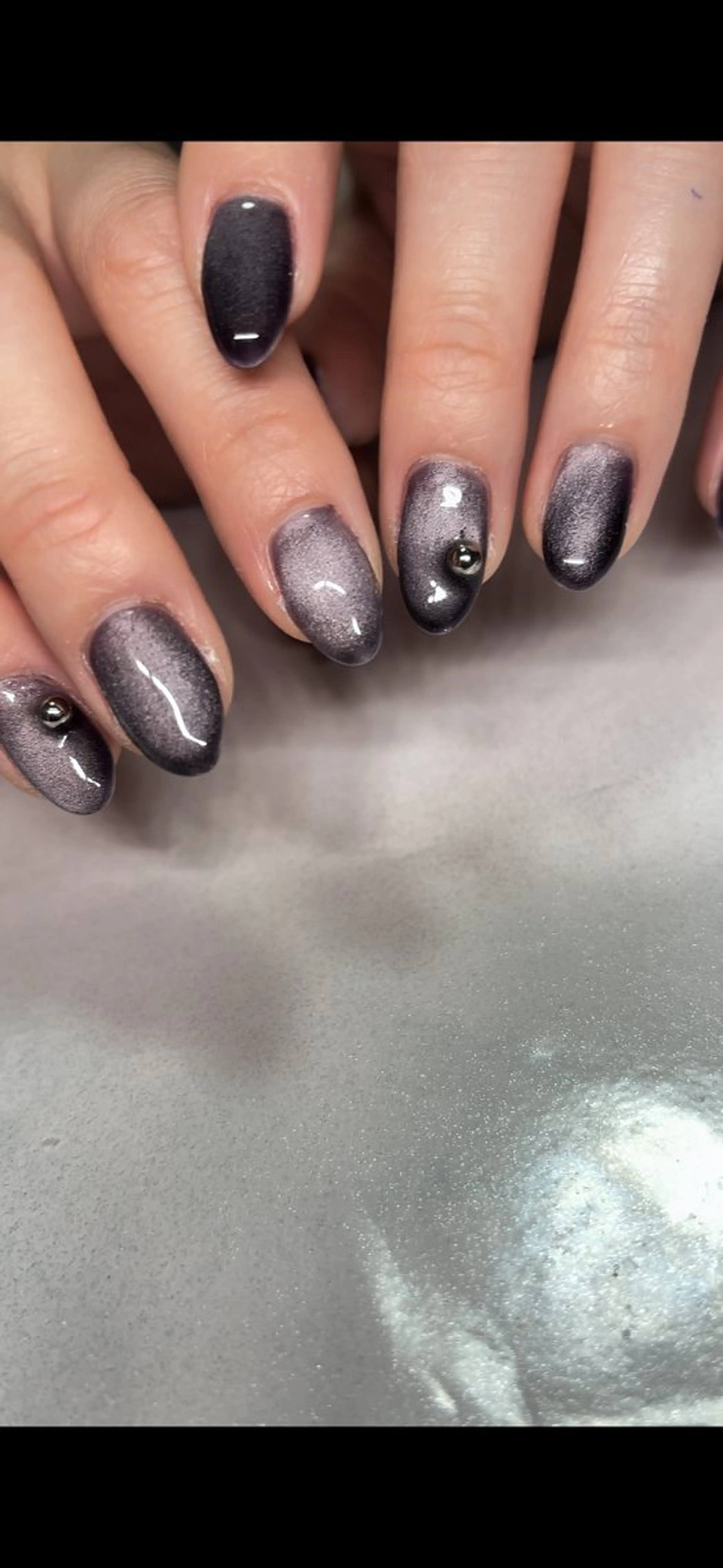 ネイル マグネットネイル ハンドネイル RE💟N.NAIL ラテン系お姉さんのネイルデザイン