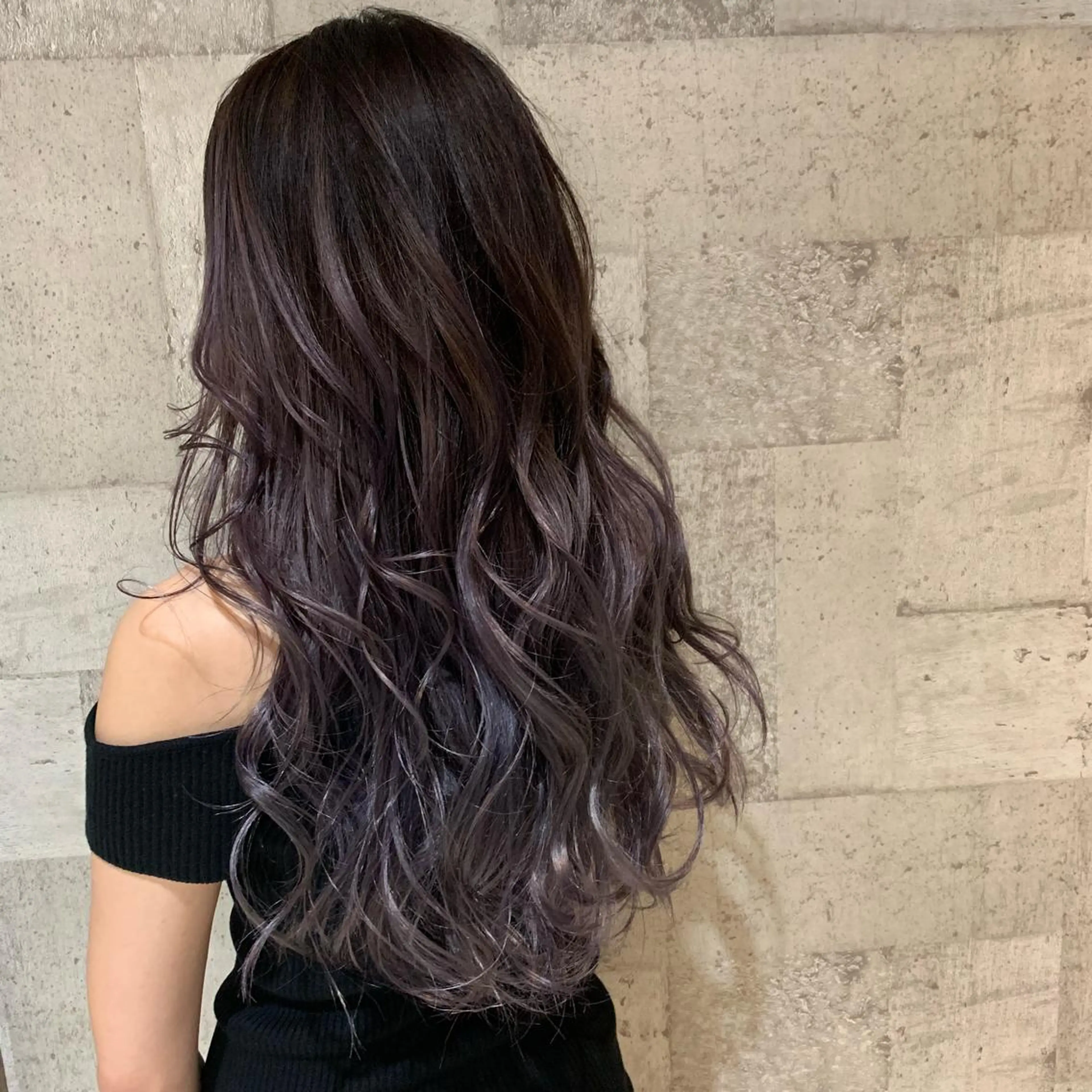 ミディアム カラー ヘアアレンジ アッシュ バレイヤージュ バイオレットカラー レイヤーカット ヘアカラー 守屋 颯太のヘアスタイル