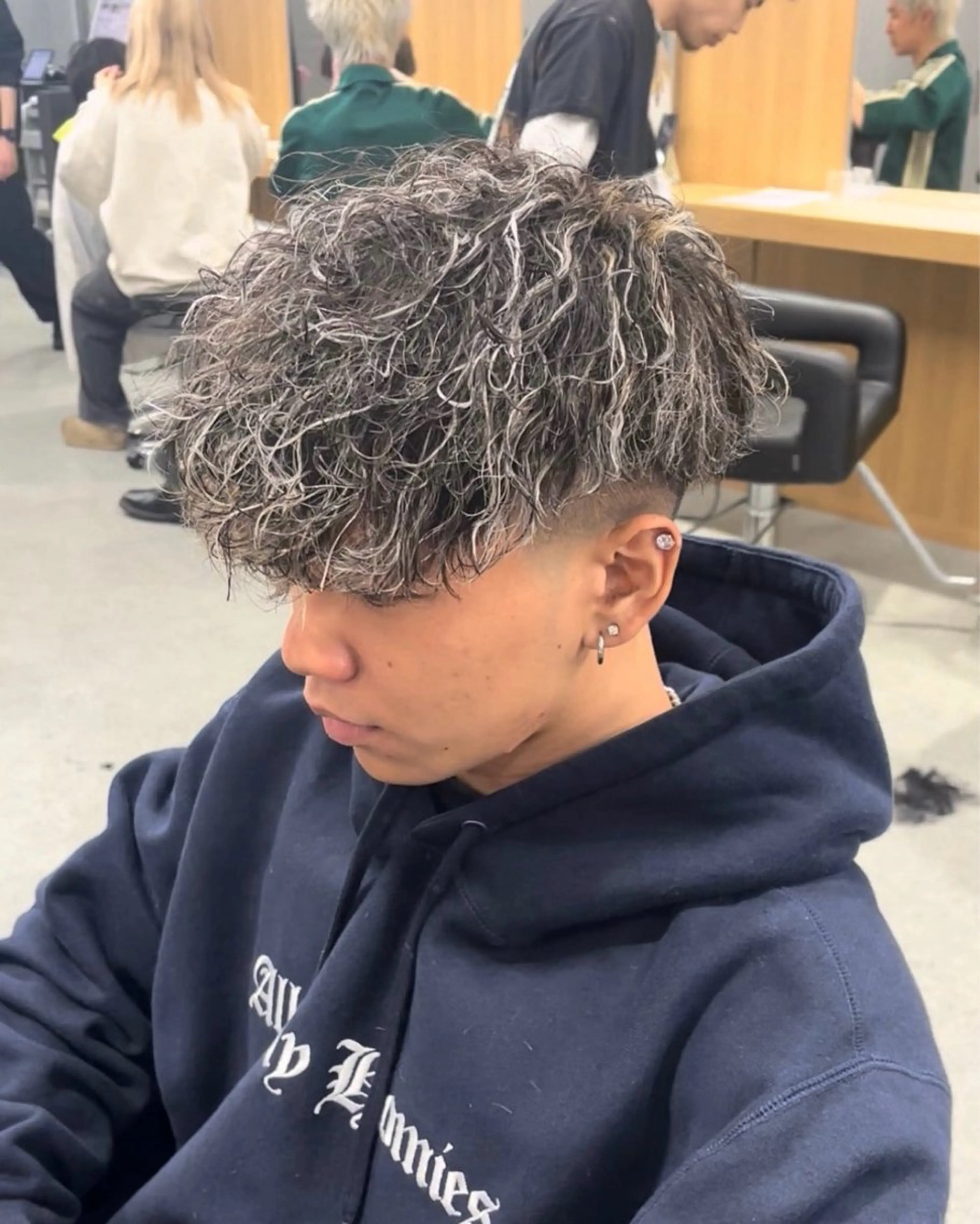 ショート カラー パーマ メンズ カット ヘアカラー パーマ 🔥メンズ 特化🔥菊水皐暉🔥のヘアスタイル