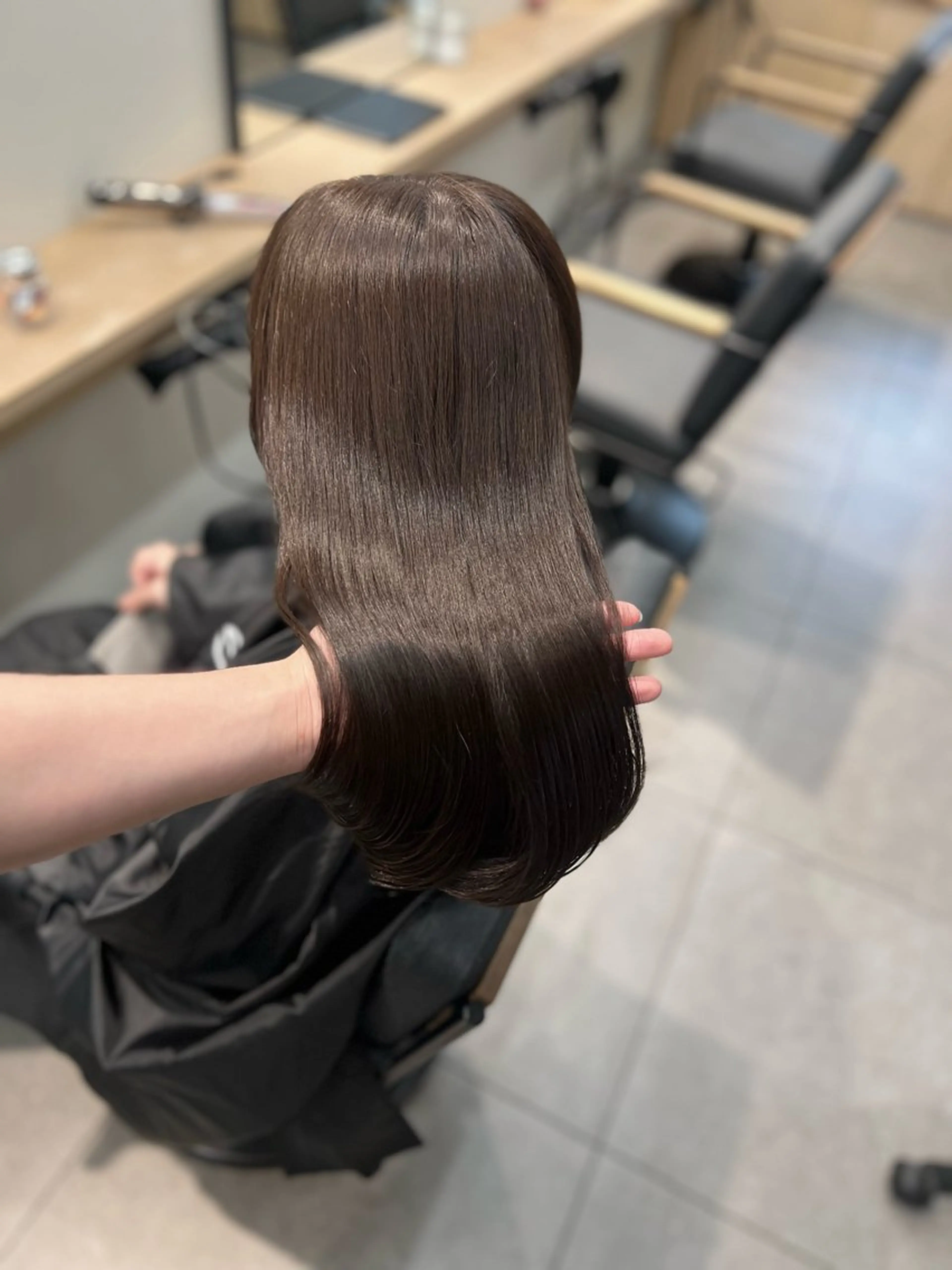 ミディアム 髪質改善 縮毛矯正 トリートメント ヘアカラー トリートメント 韓国ヘア|透明感カラ ー|アカリのヘアスタイル