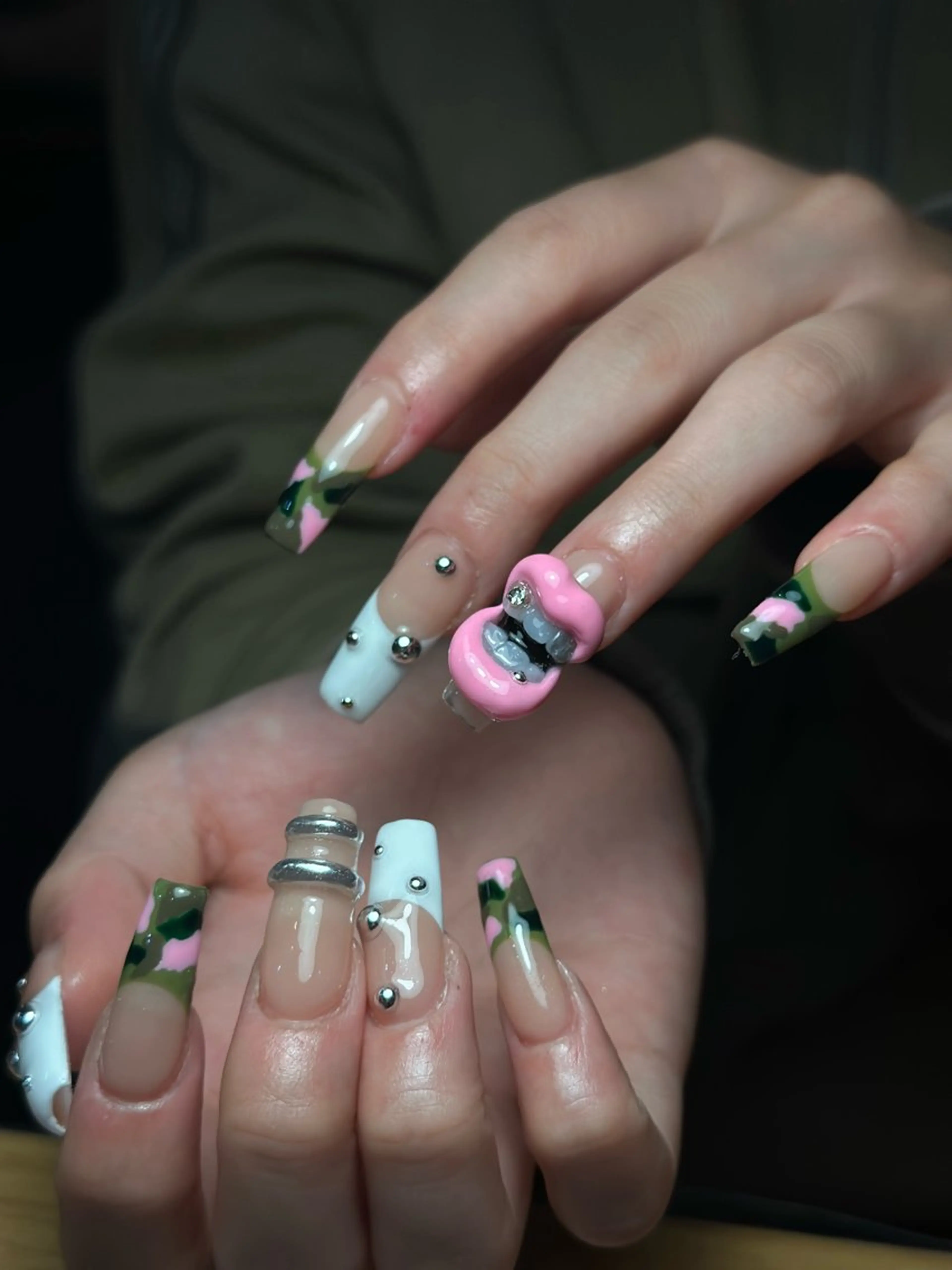 ネイル 韓国ネイル シンプルネイル ワンホンネイル CoMo Nail Studio所属・CoMo Nailのネイルデザイン