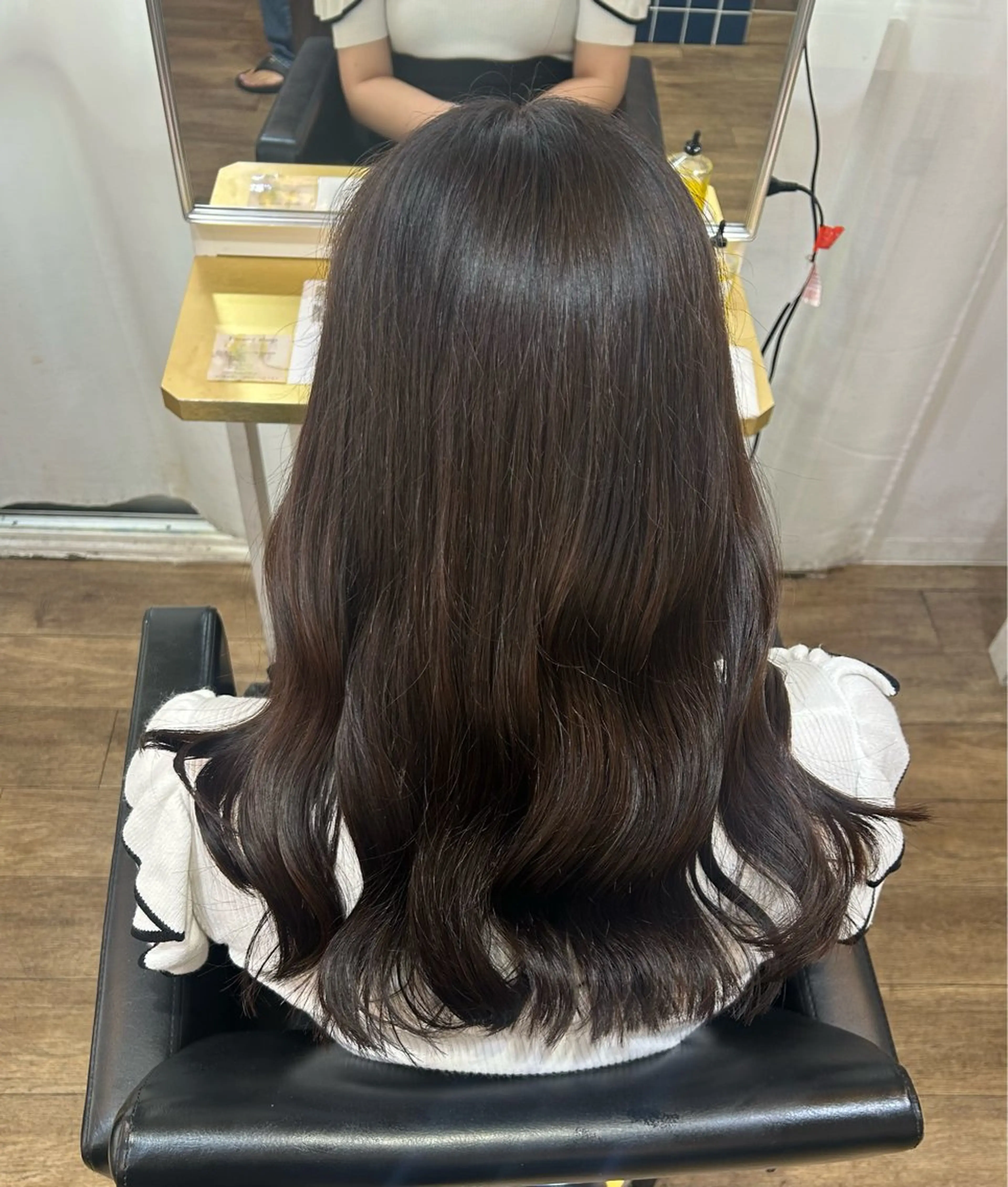 セミロング カラー 黒髪 ブルーカラー ブルーブラック ブラウンカラー 透明感カラー ブリーチなしベージュ /ヘアセット/ミユのヘアスタイル