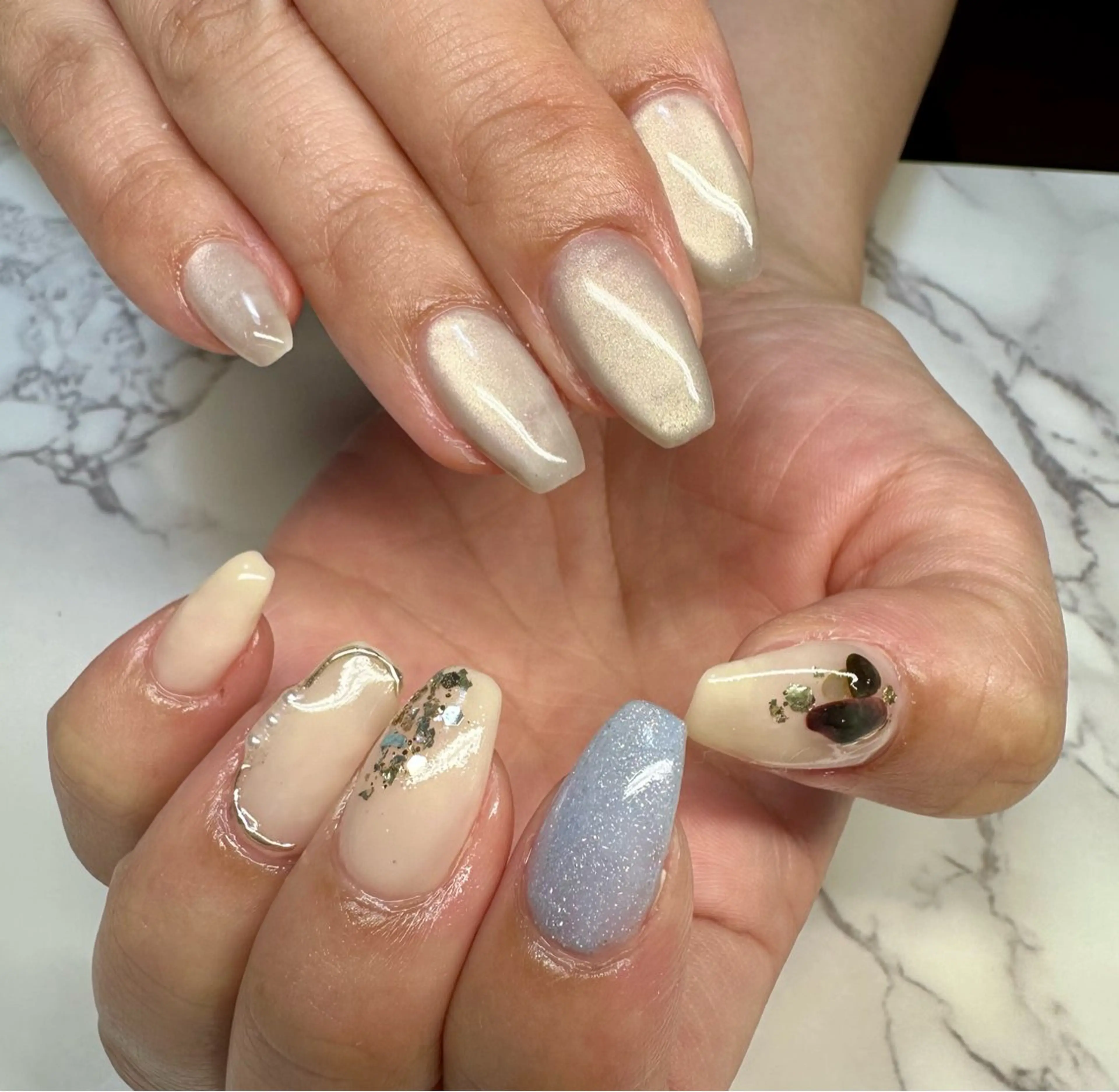 ネイル オーロラネイル マグネットネイル ニュアンスネイル ワンカラーネイル 夏ネイル M.N_ nailのネイルデザイン