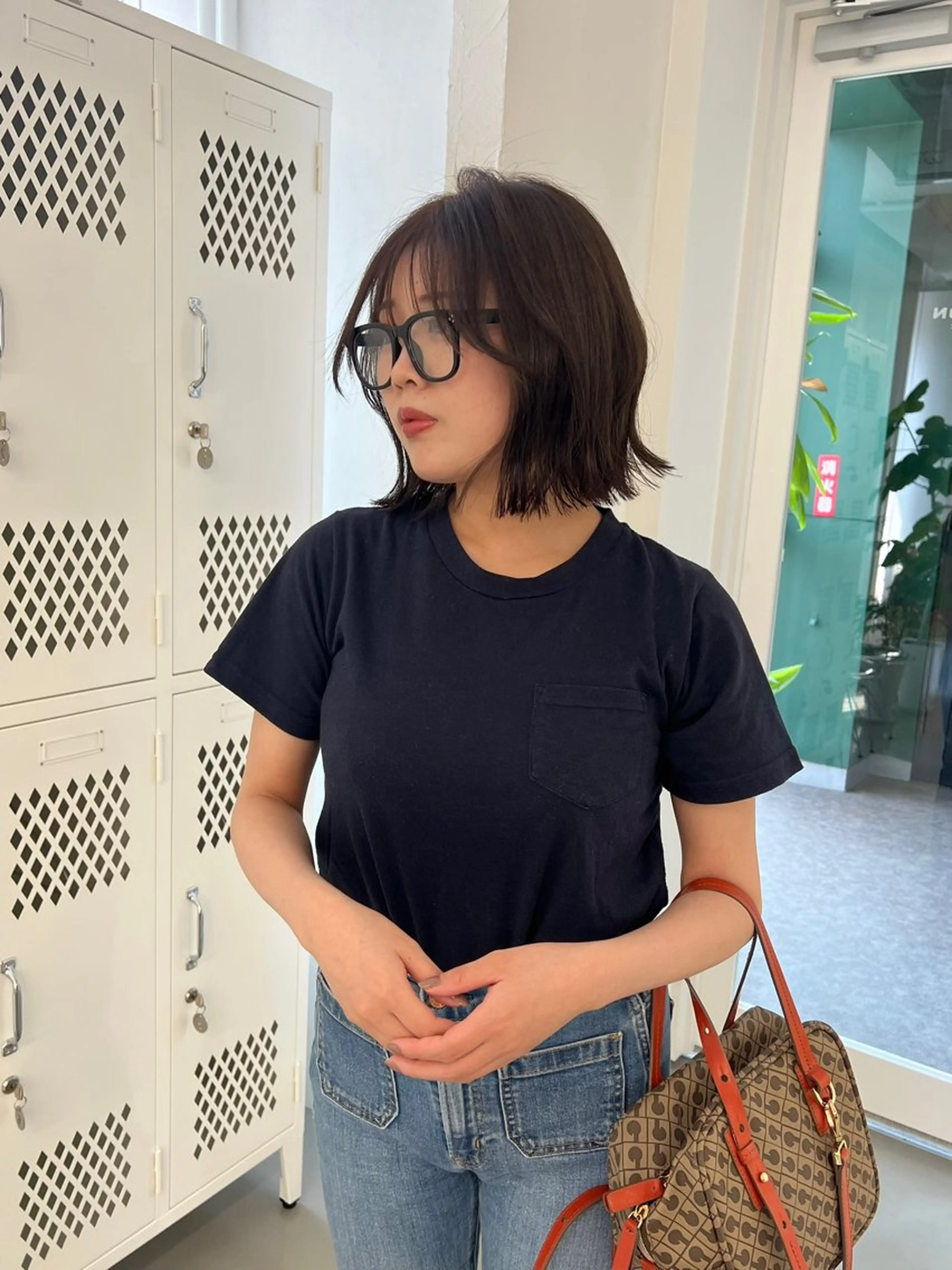 ミディアム 切りっぱなしボブ ボブ カット トリートメント VISION 巻幡野花のヘアスタイル