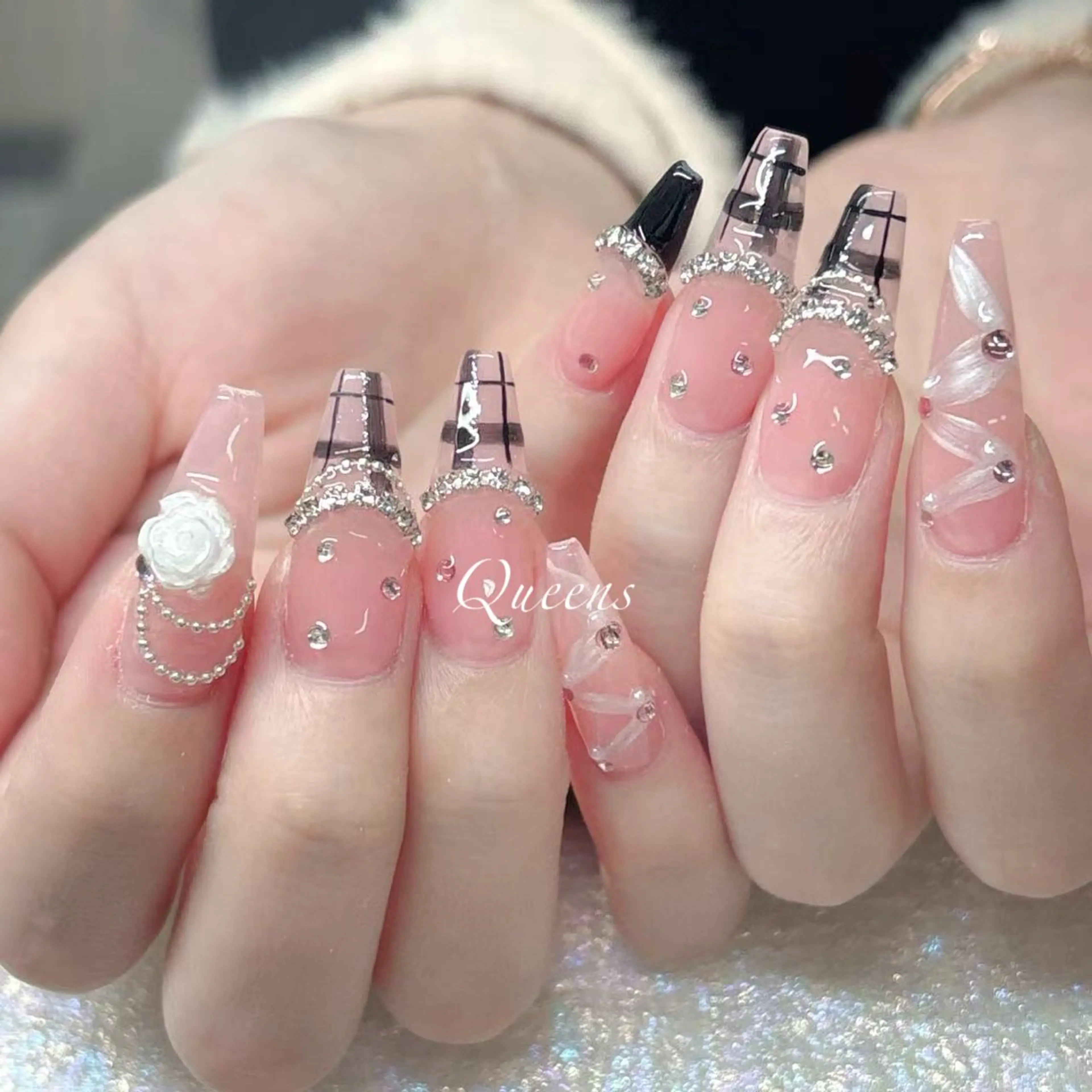 ネイル ハンドネイル Queens ひなのネイルデザイン