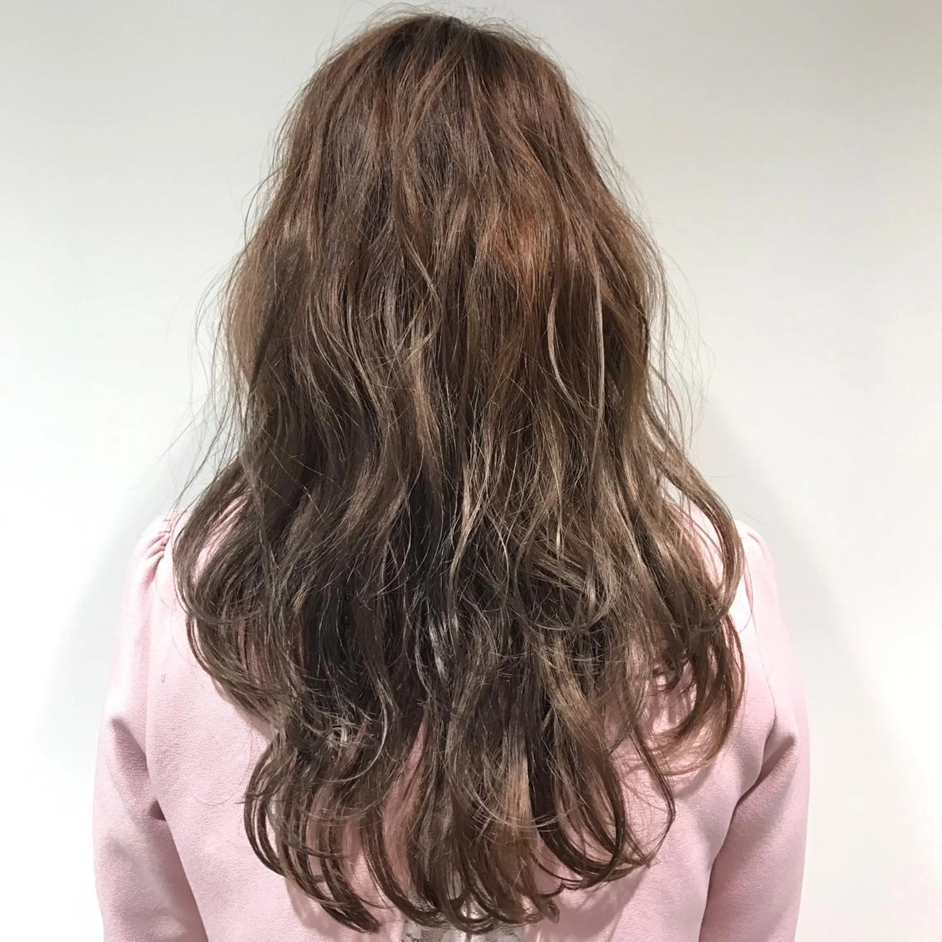 ロング カラー ヘアアレンジ ベージュカラー オレンジ バイオレットカラー Zina渋谷エリア マネージャShionのヘアスタイル