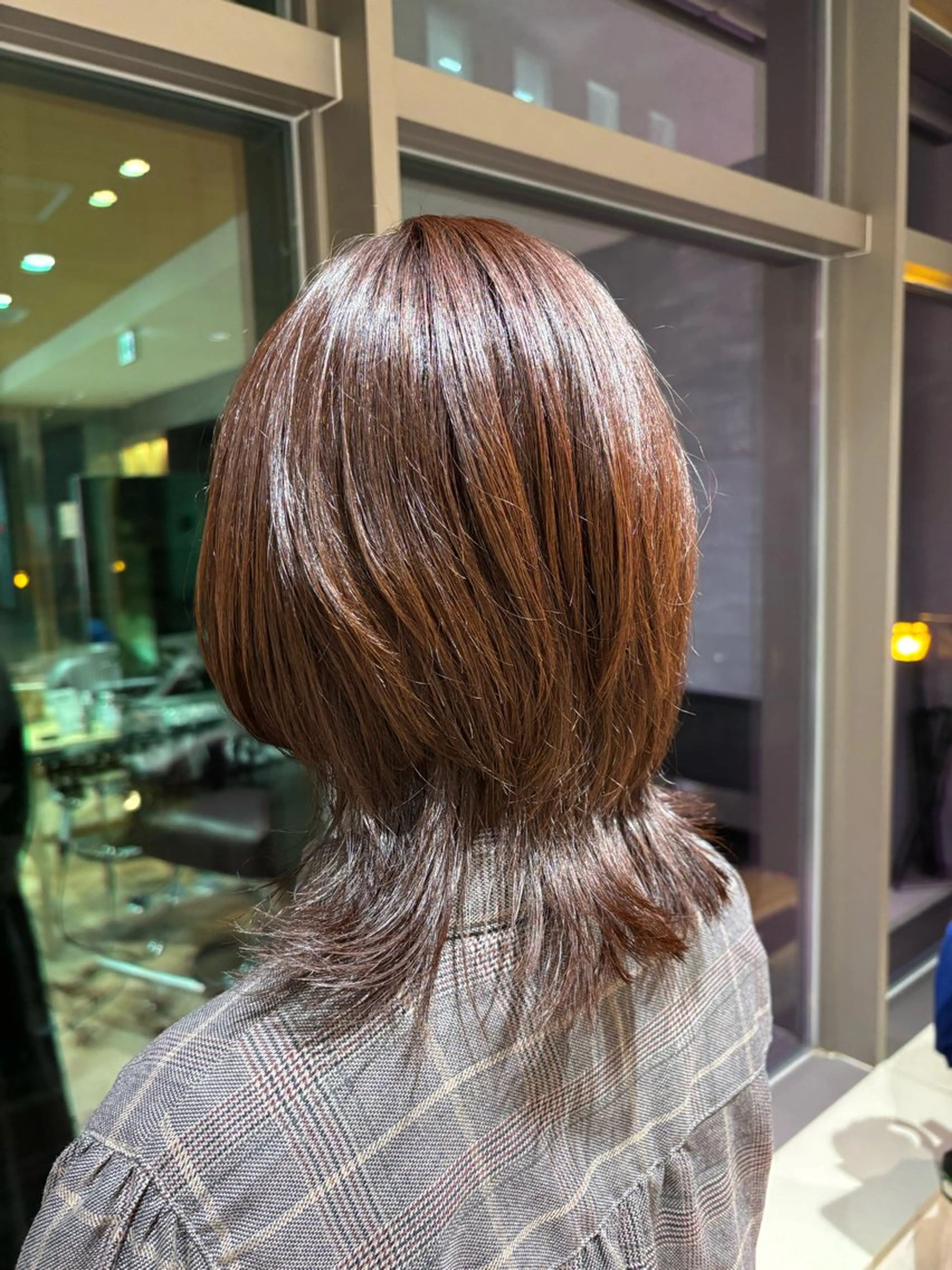 ミディアム カラー ブラウンカラー レッドカラー レッドブラウン ウルフカット カット ヘアカラー ゆい/パーマ/レイヤ ー/似合わせカラーのヘアスタイル