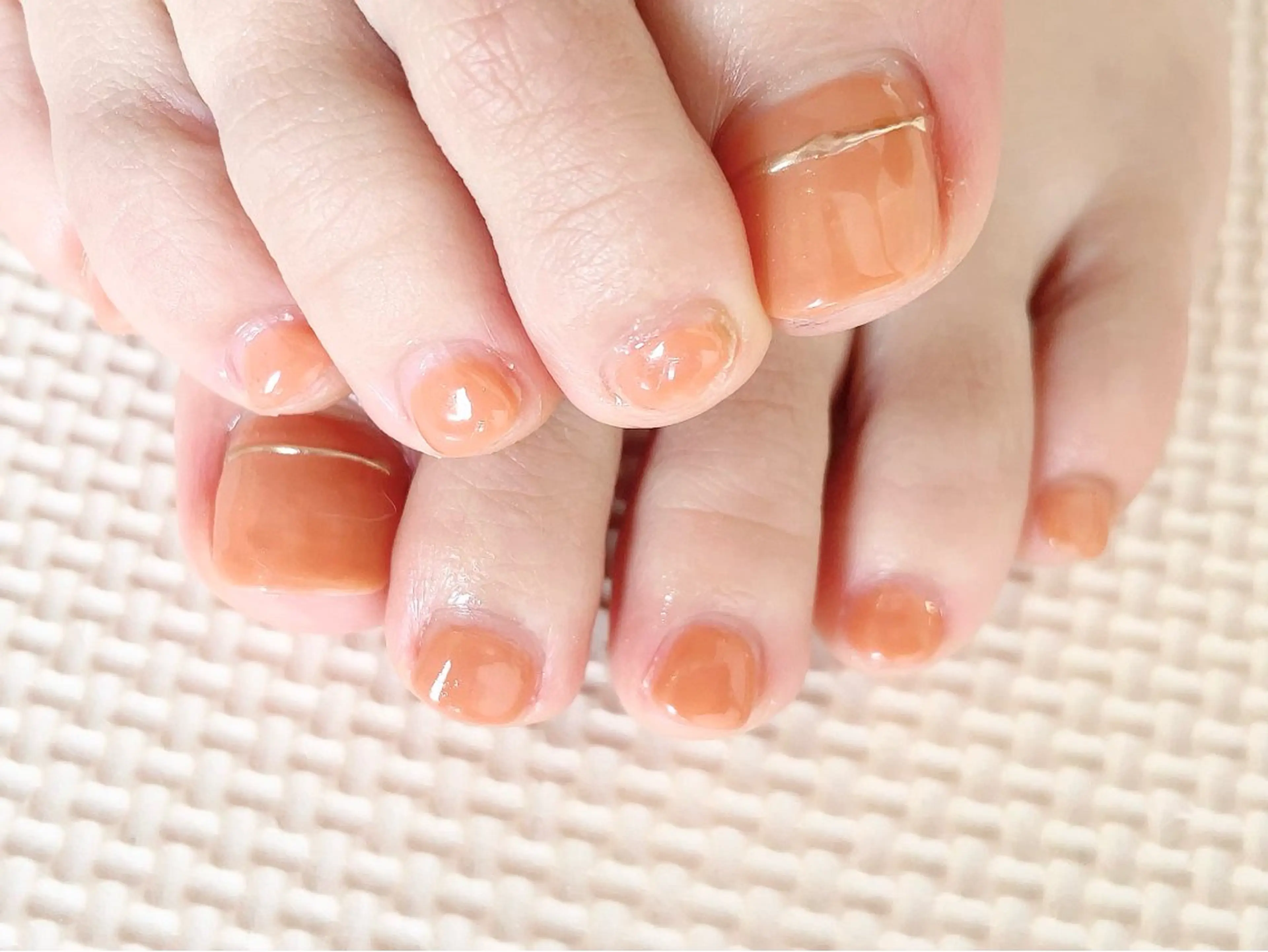 ネイル フットネイル manis .のネイルデザイン