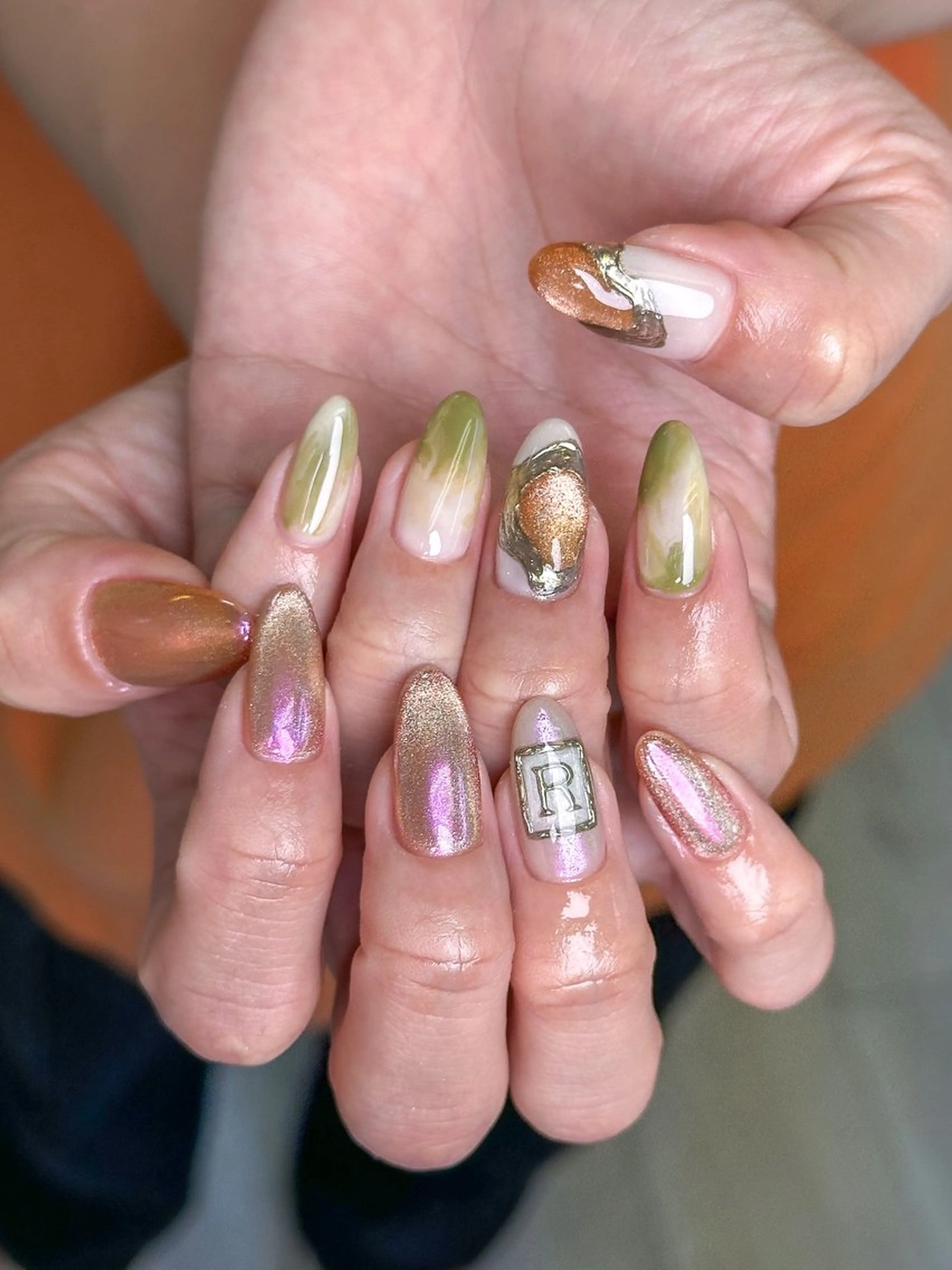 ネイル オーロラネイル ゴールド ミラーネイル オレンジ SUNNY BAE. 🌼MIZUKIのネイルデザイン