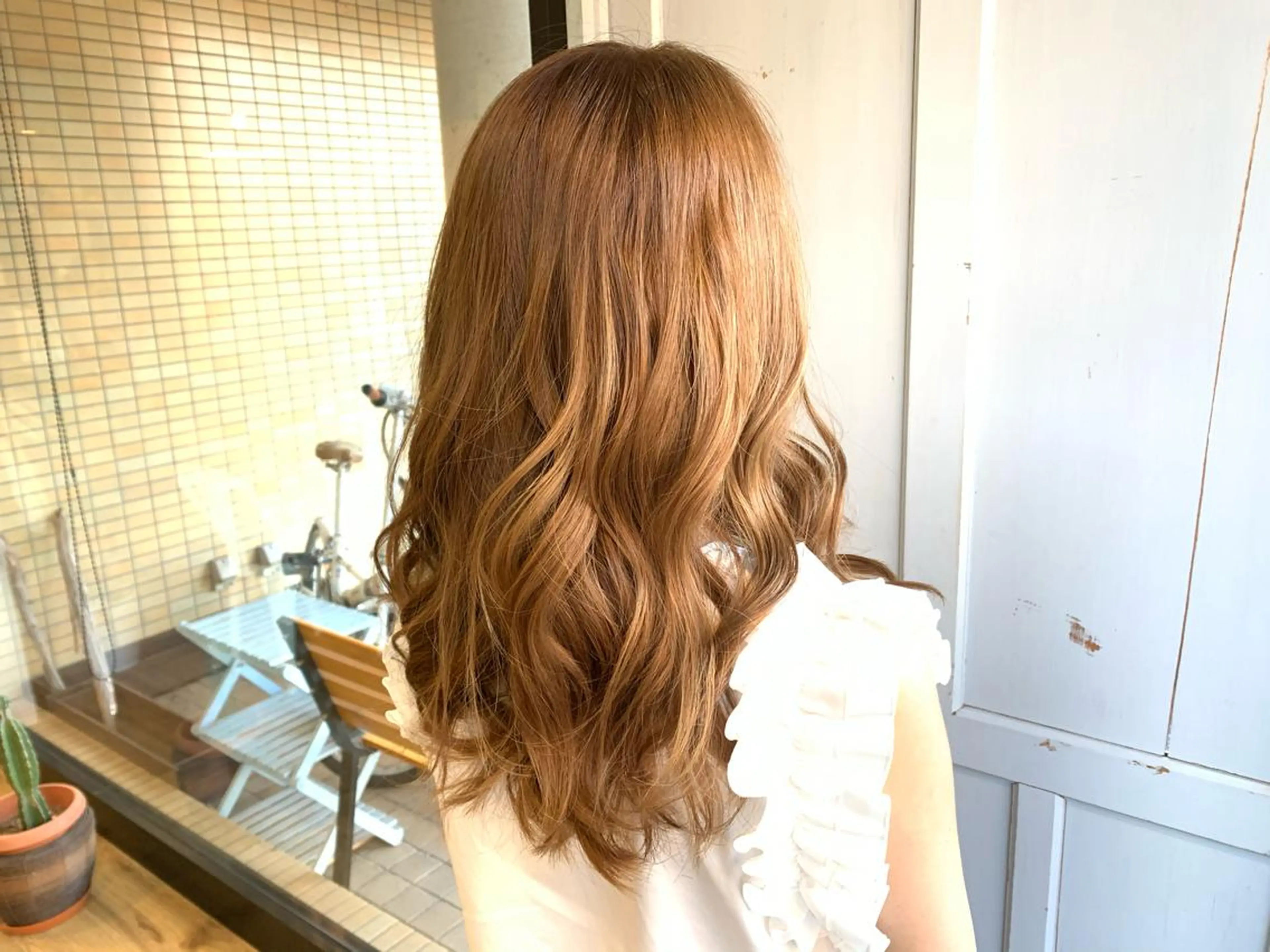 ロング カラー ハイトーンカラー ツキダテ ユイのヘアスタイル