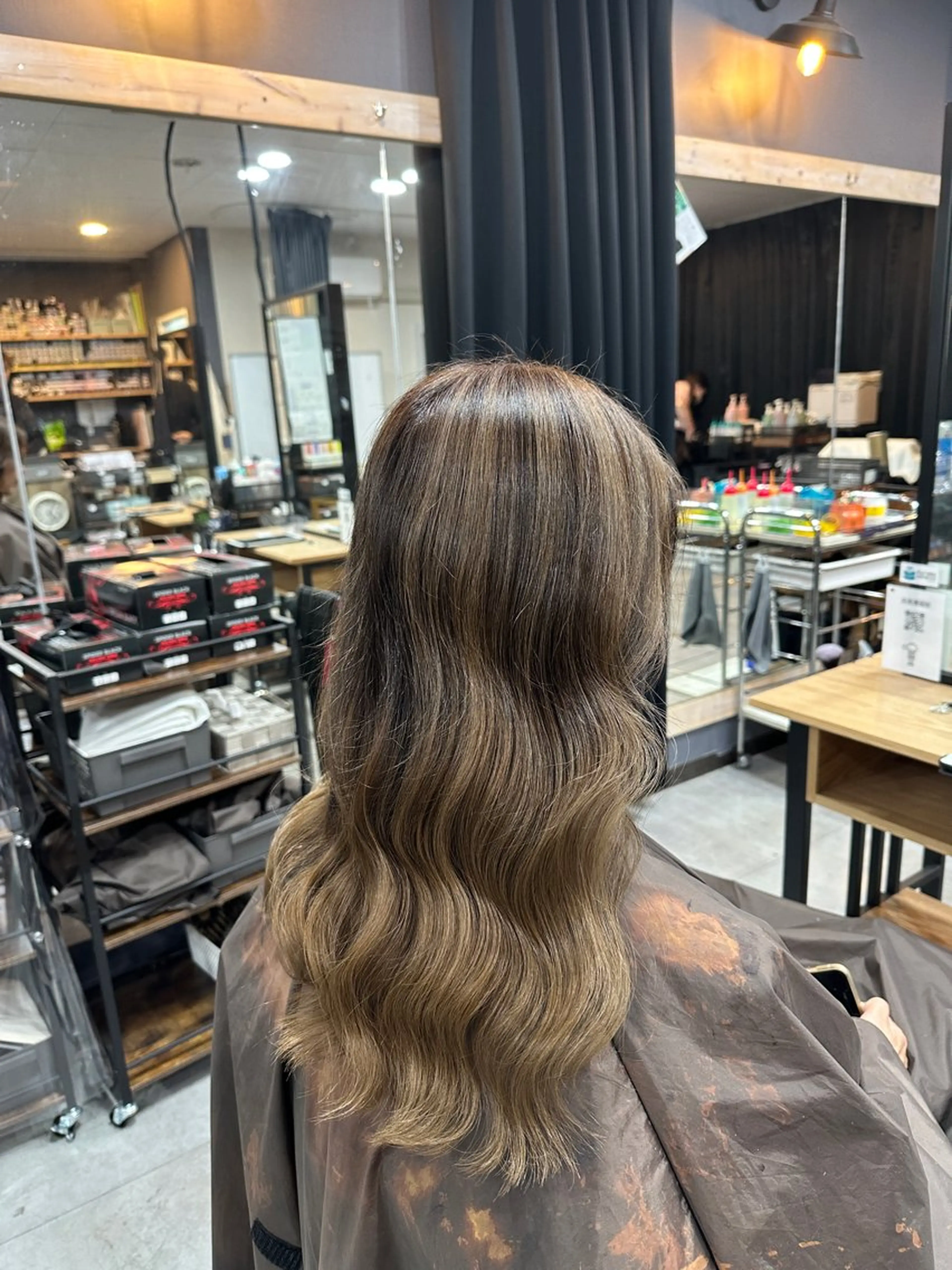 【トレンド最先端】🇺🇸バレイヤージュブリーチ＋全体カラーの写真